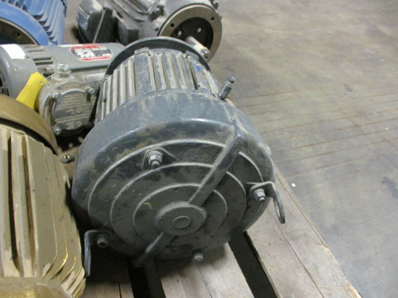 Louis Allis Induction AC Motor 6257077002 5HP 3500RPM 220/440V 14A 3Ph 60Hz Used