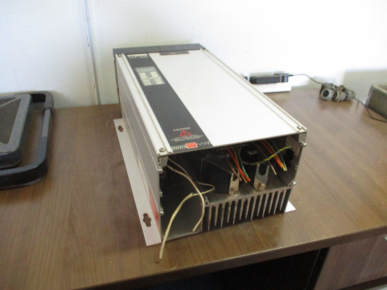 Danfoss VLT 3508 AC Drive 175H8862 7.5HP 3Ph *No Back Vent* Used