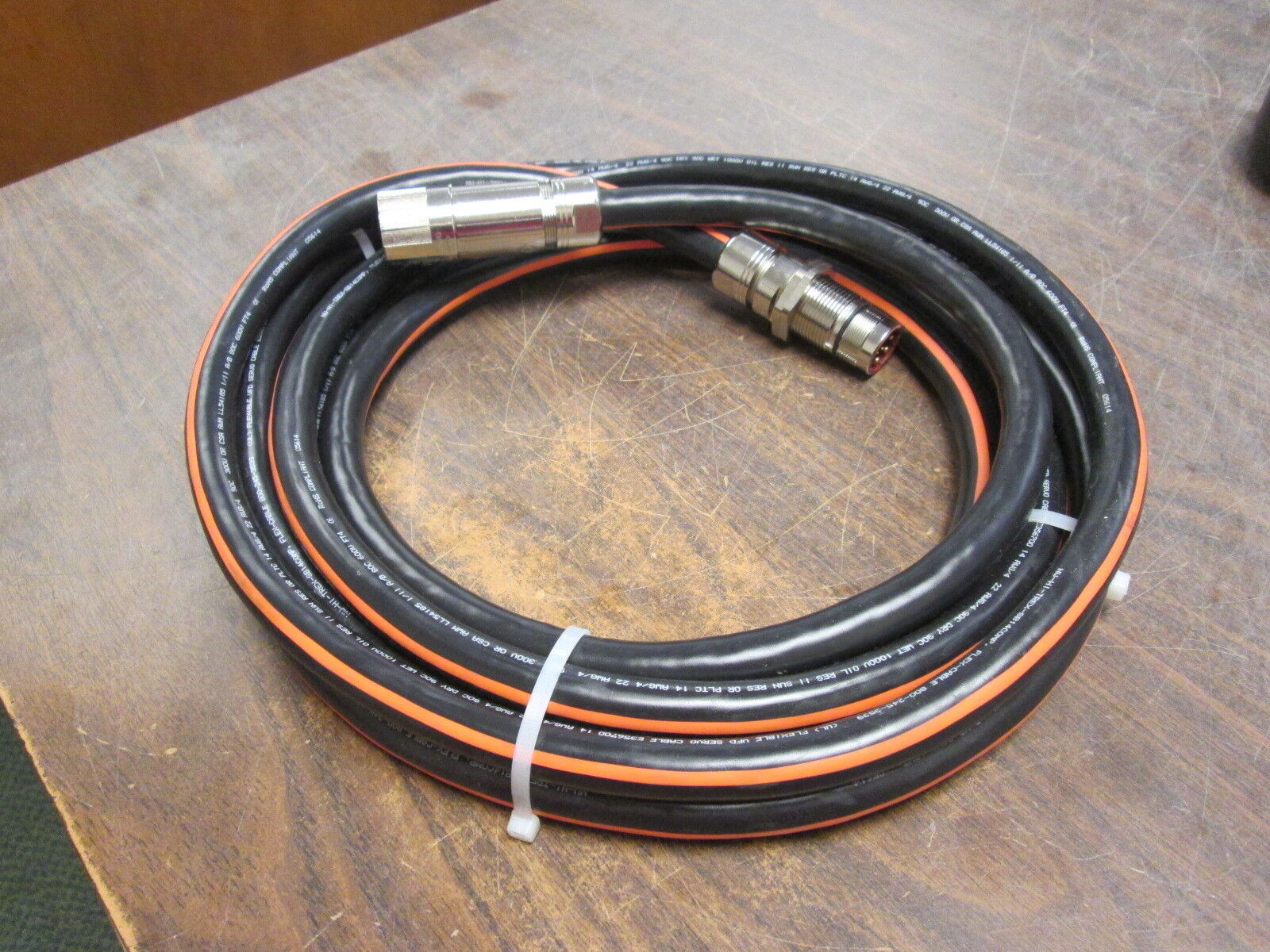 Flex-Cable Universal Extension Cable FC-CSBM1E1-14AF-M005 5ft Used