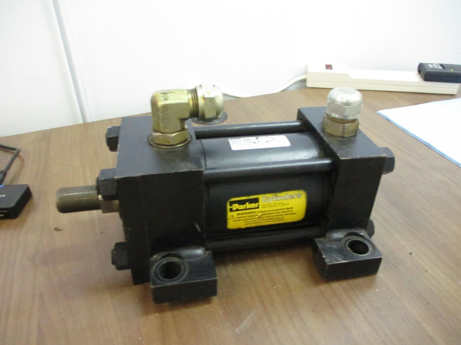 Parker Series 2H Hydraulic Cylinder 03.25 CP2HL114A 3.000 3000 PSI Used