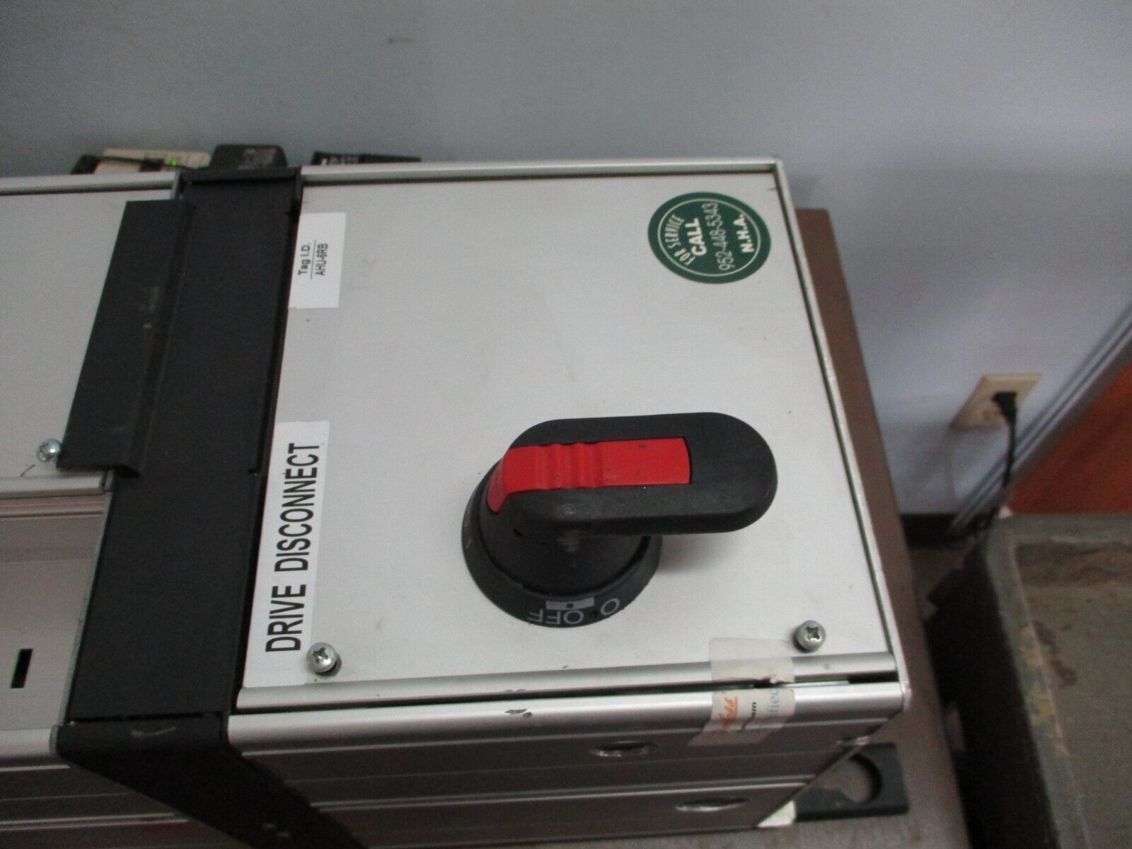 Danfoss VLT 6022 AC Drive w/ Disconnect 175Z7366 20HP 3Ph w/ Keypad Used