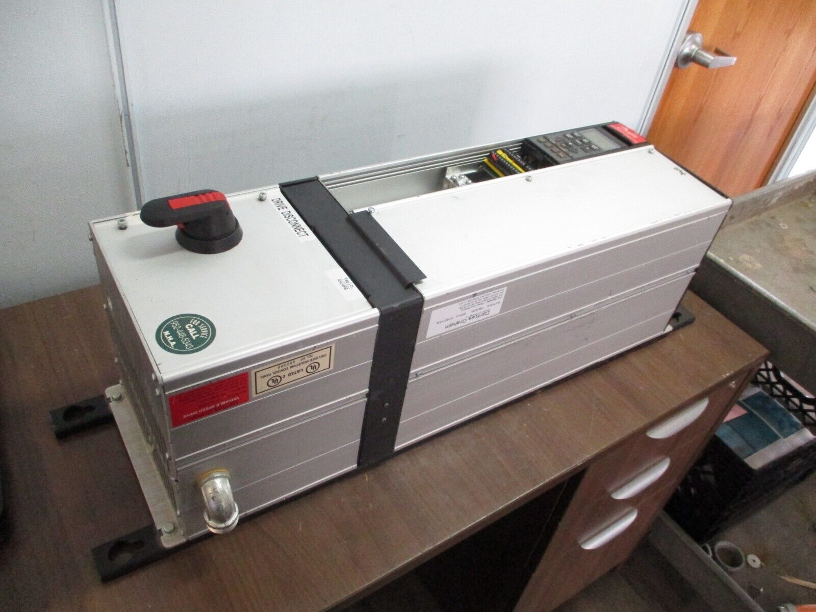 Danfoss VLT 6022 AC Drive w/ Disconnect 175Z7366 20HP 3Ph w/ Keypad Used