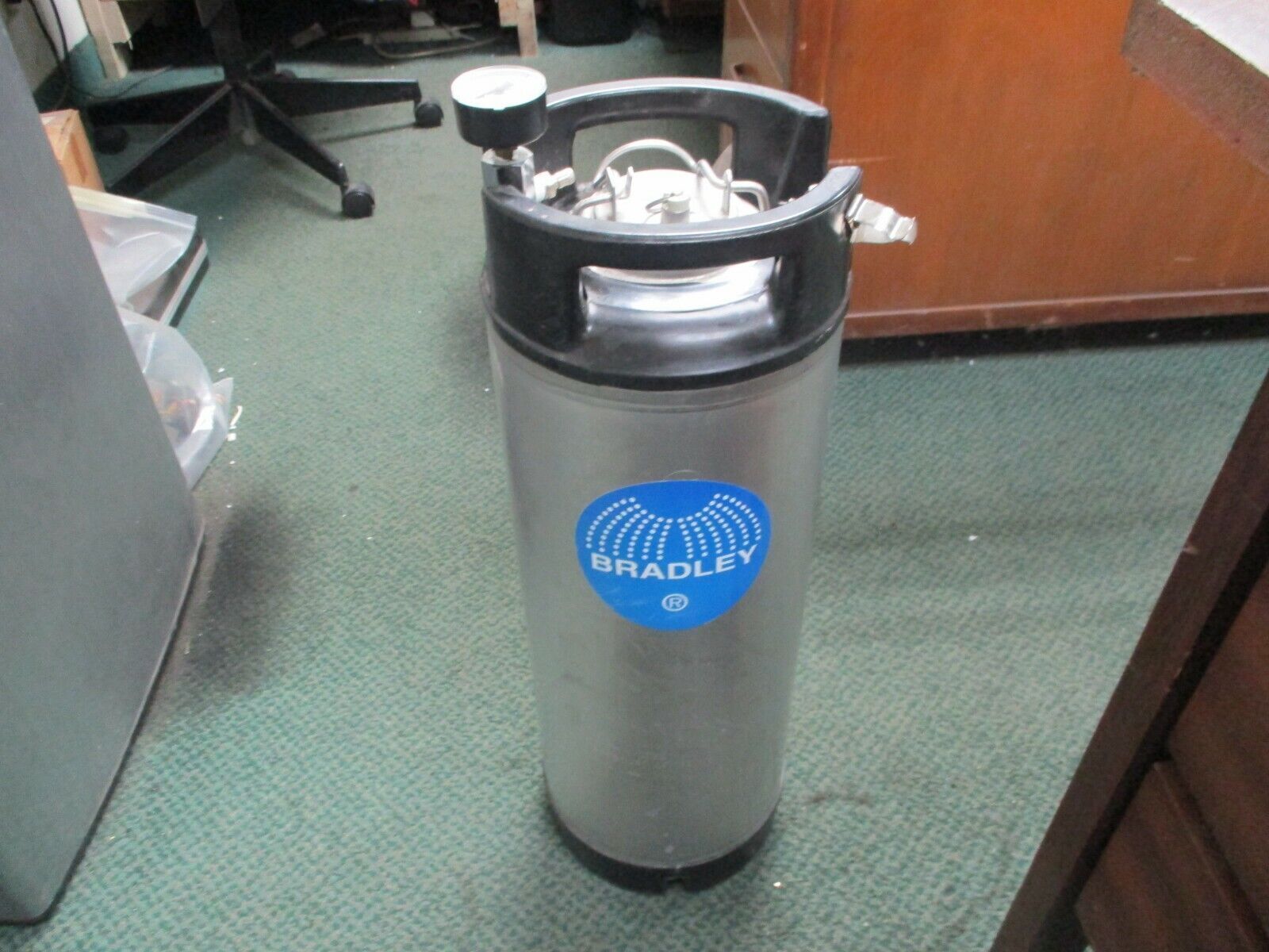 Bradley Portable Eyewash Tank w/ Drench Hose Max Pressure: 130PSI Used