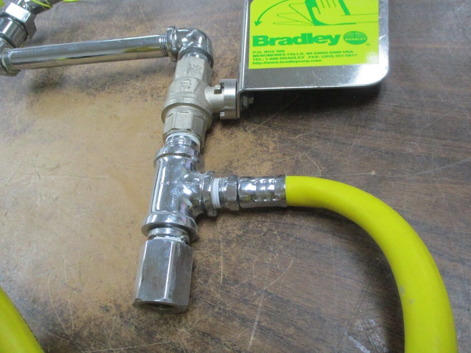 Bradley Portable Eyewash Tank w/ Drench Hose Max Pressure: 130PSI Used