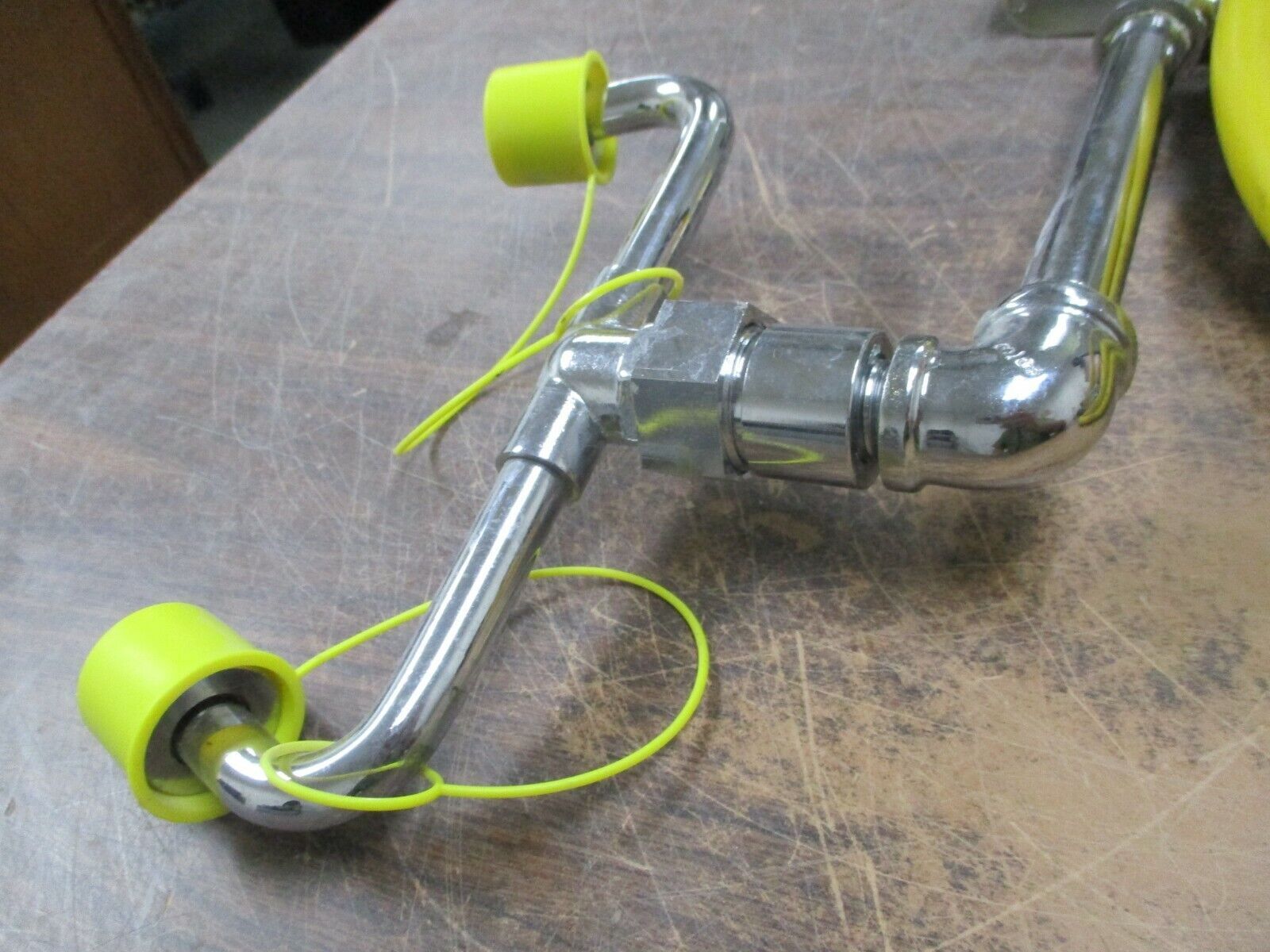Bradley Portable Eyewash Tank w/ Drench Hose Max Pressure: 130PSI Used