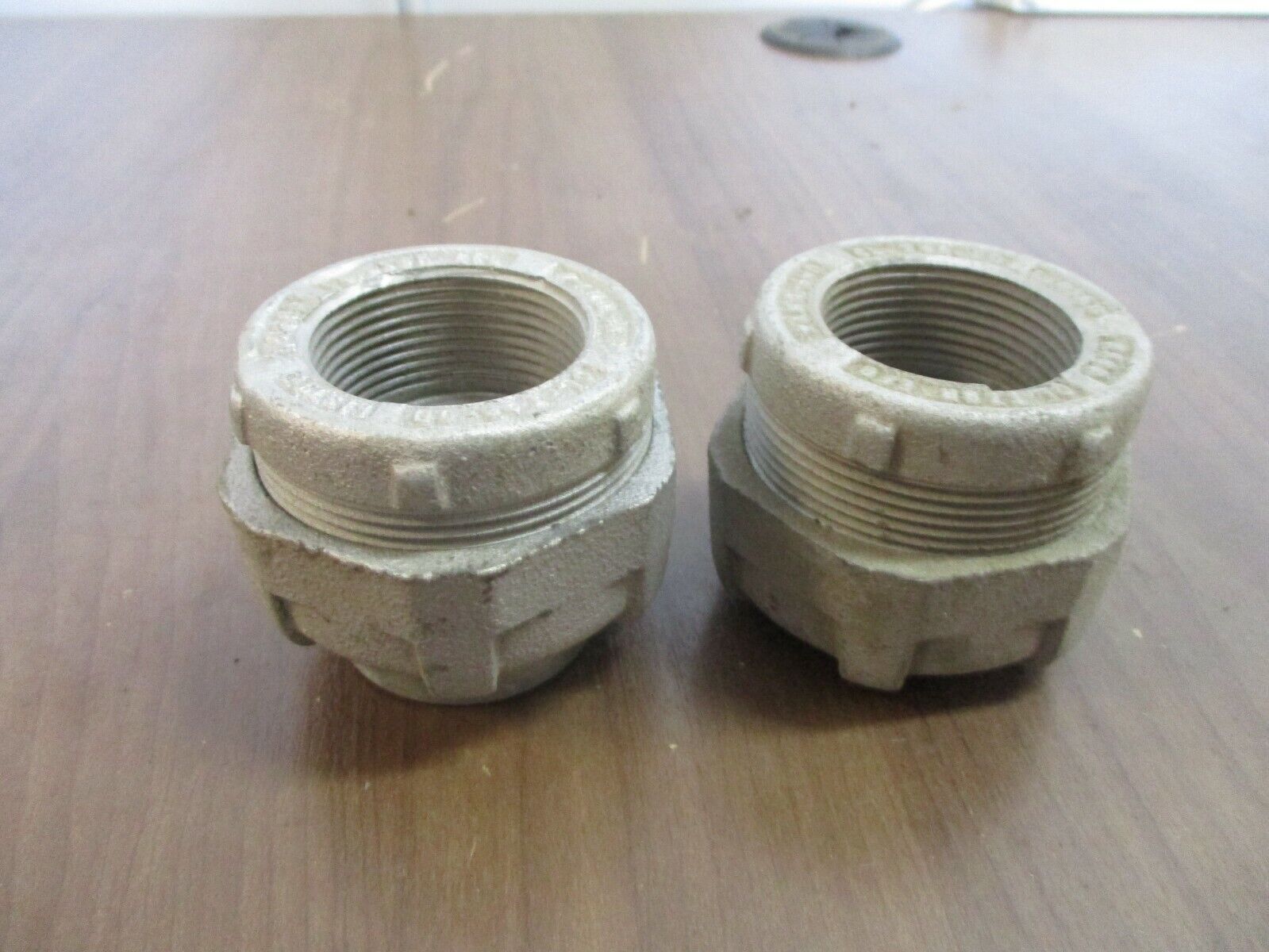 Crouse-Hinds Union Fitting UNF-UNY4 Size: 1 1/4" *Lot of 2* Used