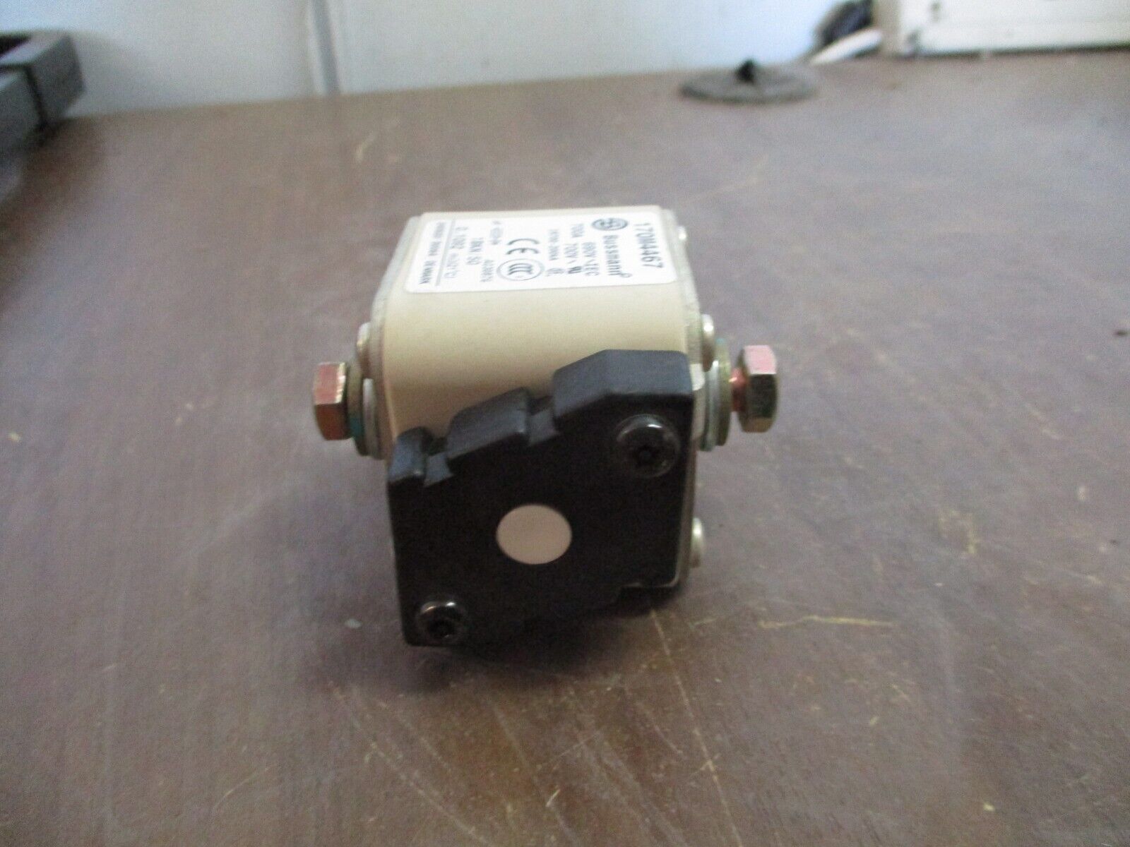 Bussmann Fuse w/ (2) Terminal Screw 170M4467 700A 700V Used