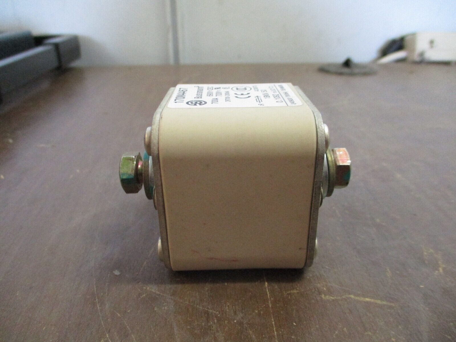 Bussmann Fuse w/ (2) Terminal Screw 170M4467 700A 700V Used
