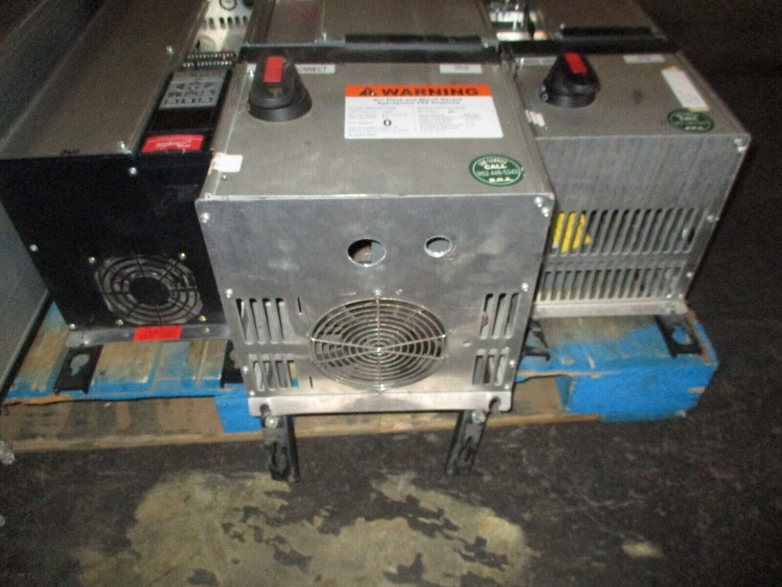 Danfoss VLT 6052 AC Drive w/ Disconnect 175Z7370 50HP 3Ph w/ Keypad Used