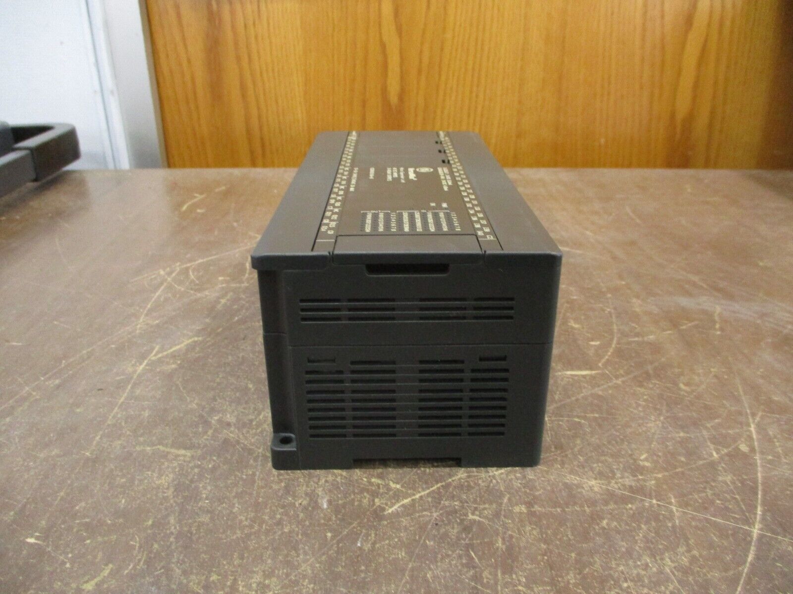 GE VersaMax 64 PT Expansion AC/DC/Relay Module IC200UEX164-B New Surplus