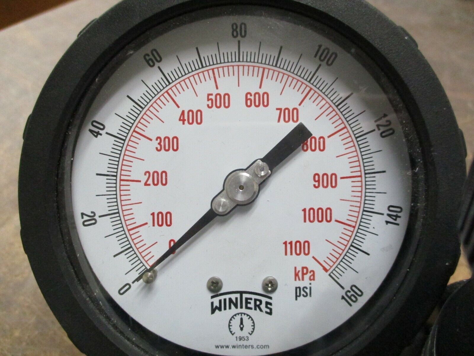 Numatics Precision Regulator w/ Gauge R880-02FM Range: 2-120PSI Used