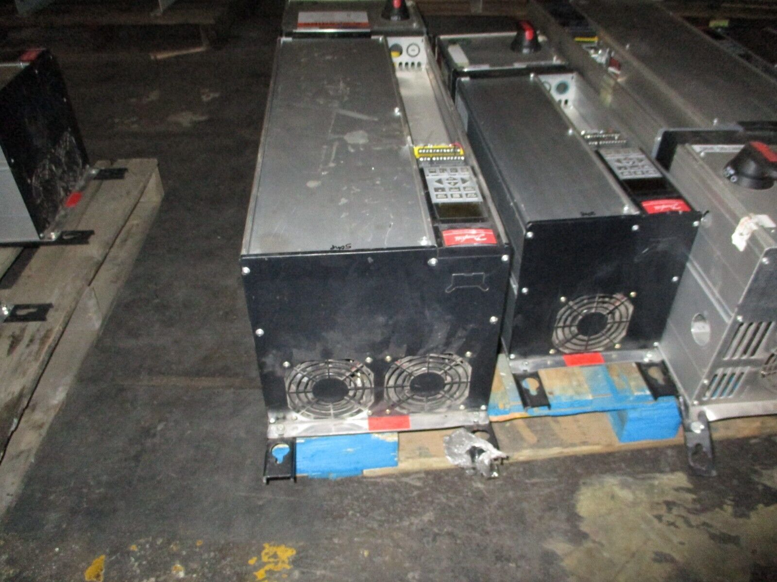 Danfoss VLT 6052 AC Drive w/ Disconnect 175Z7370 50HP 3Ph w/ Keypad Used