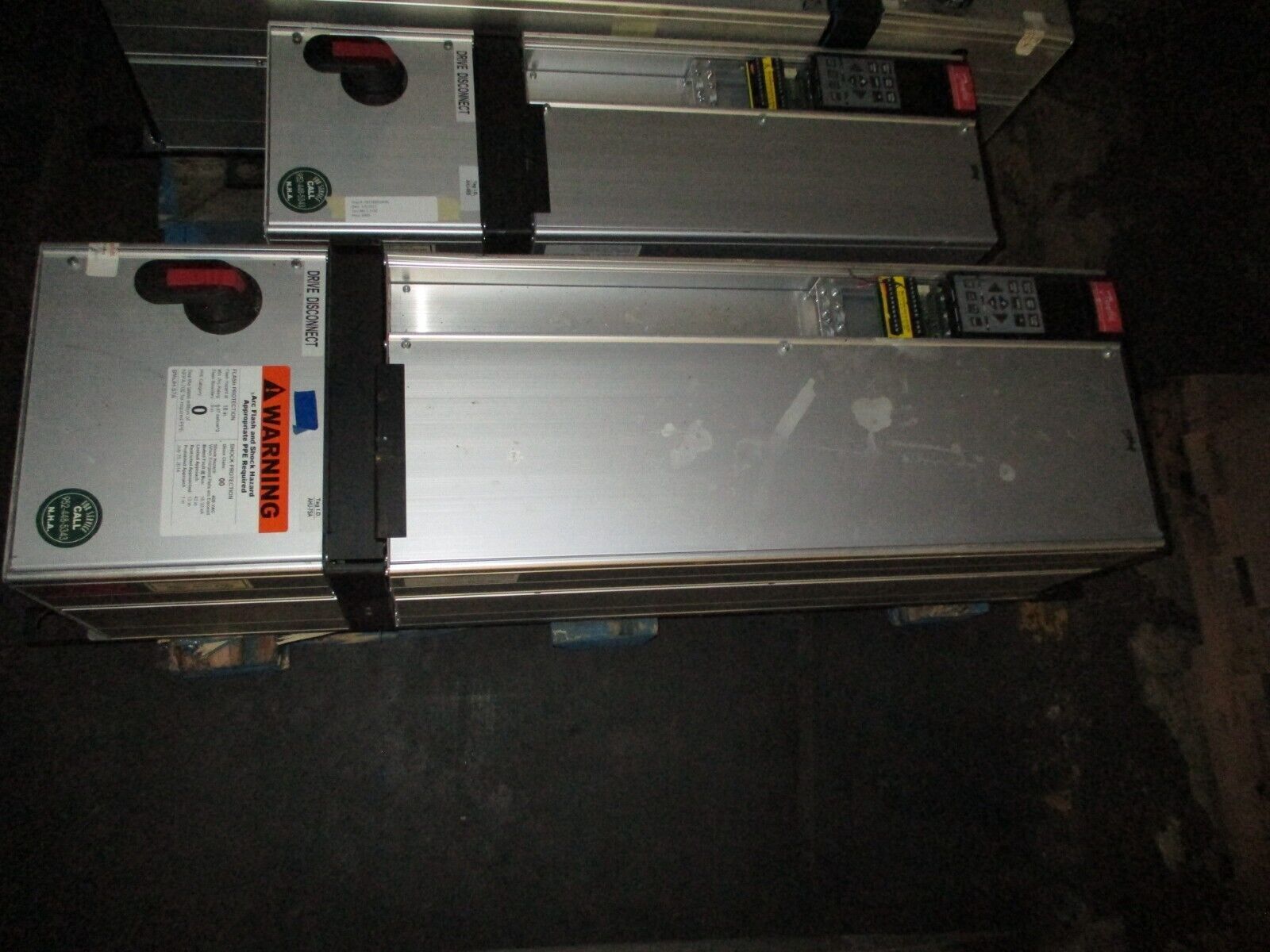 Danfoss VLT 6052 AC Drive w/ Disconnect 175Z7370 50HP 3Ph w/ Keypad Used