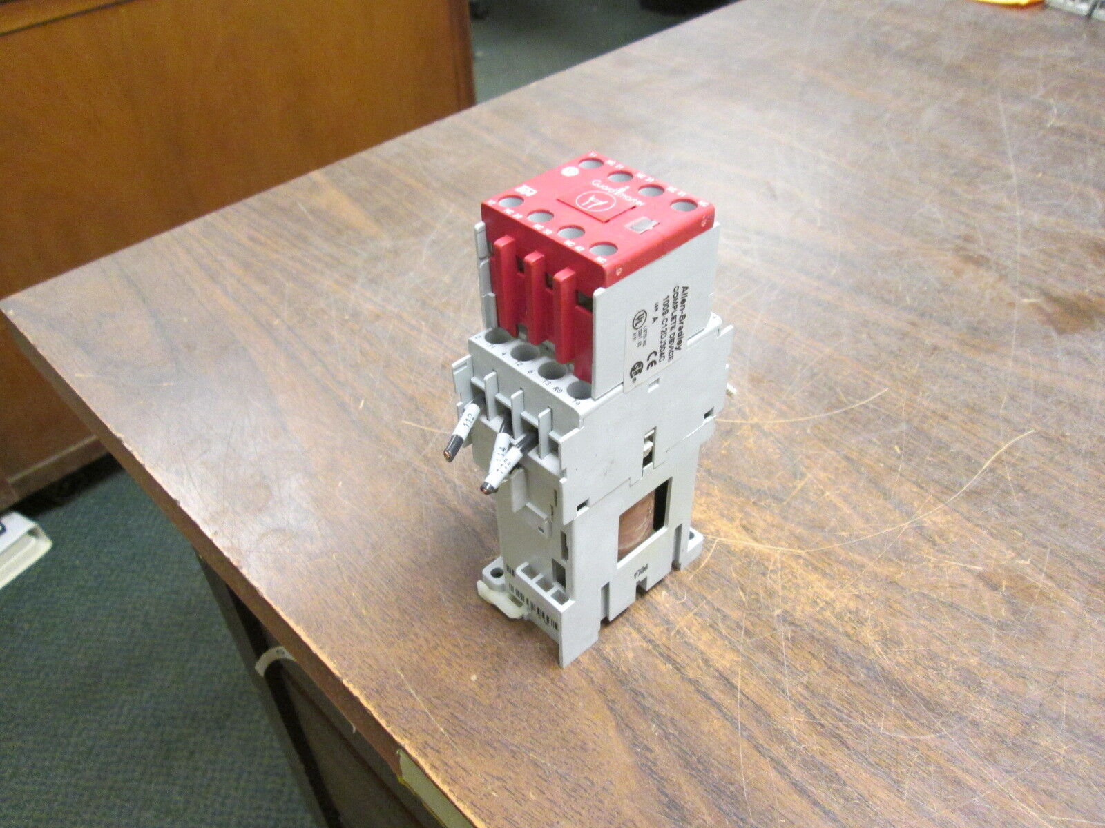 Allen-Bradley Safety Contactor 100S-C12DJ304C 24VDC Coil 25A 600V Used