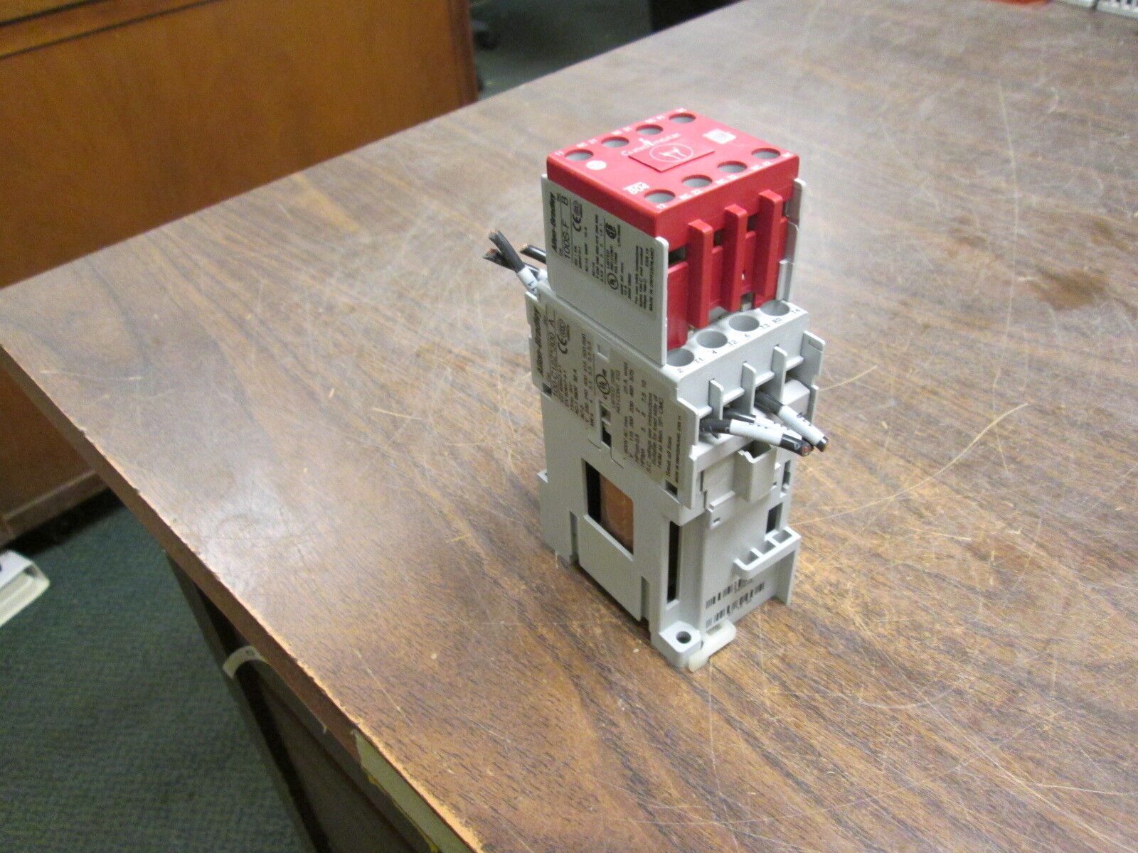 Allen-Bradley Safety Contactor 100S-C12DJ304C 24VDC Coil 25A 600V Used