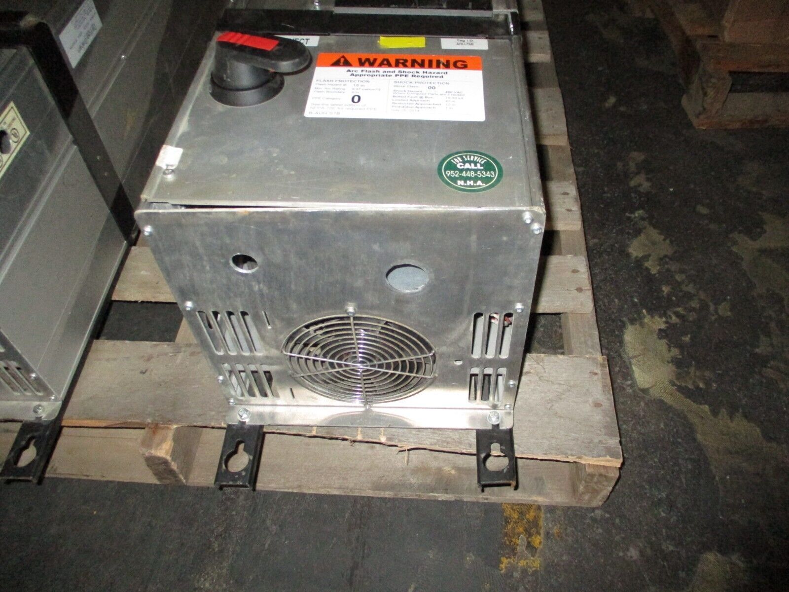 Danfoss VLT 6052 AC Drive w/ Disconnect 175Z7370 50HP 3Ph w/ Keypad Used