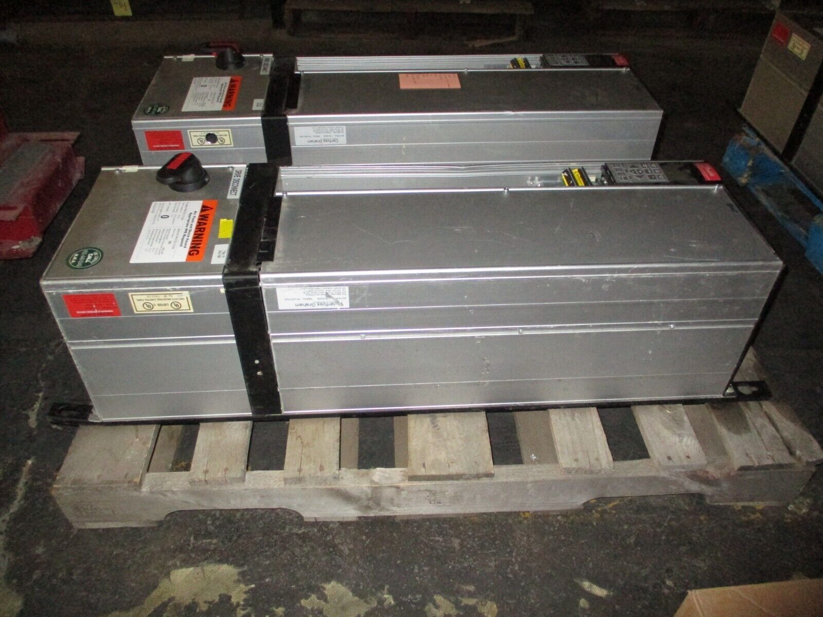 Danfoss VLT 6052 AC Drive w/ Disconnect 175Z7370 50HP 3Ph w/ Keypad Used