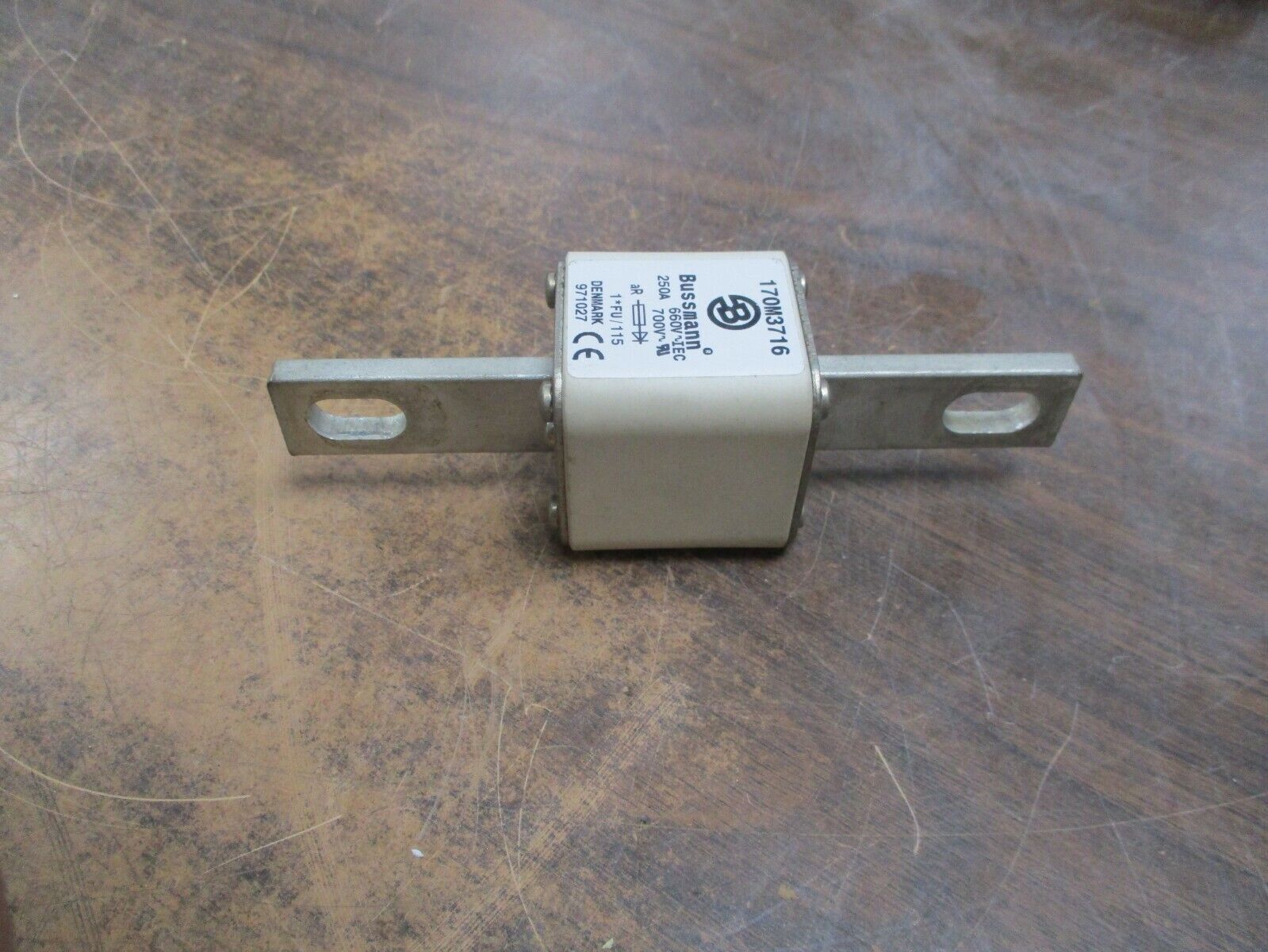 Bussmann Fuse 170M3716 250A 700V Used