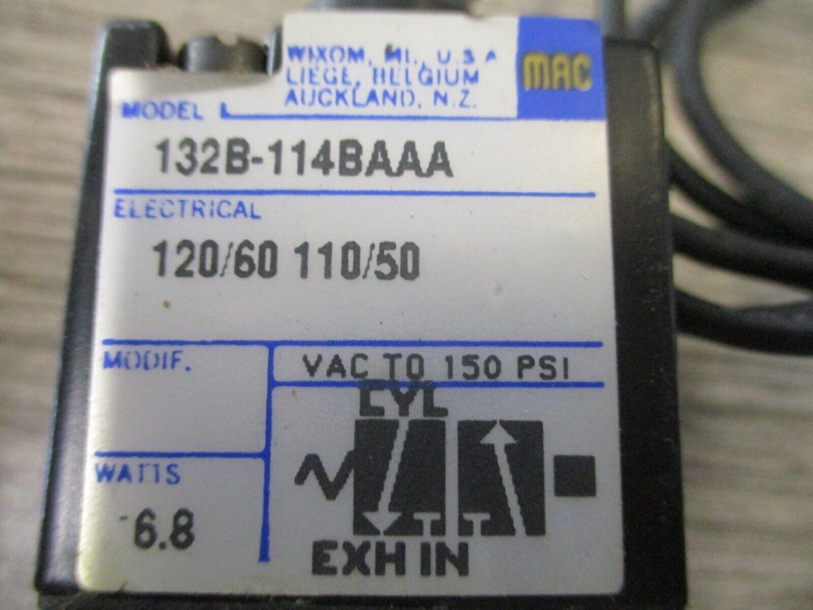 MAC Solenoid Valve 132B-114BAAA 110/120V 50/60HZ 6.8W Used.