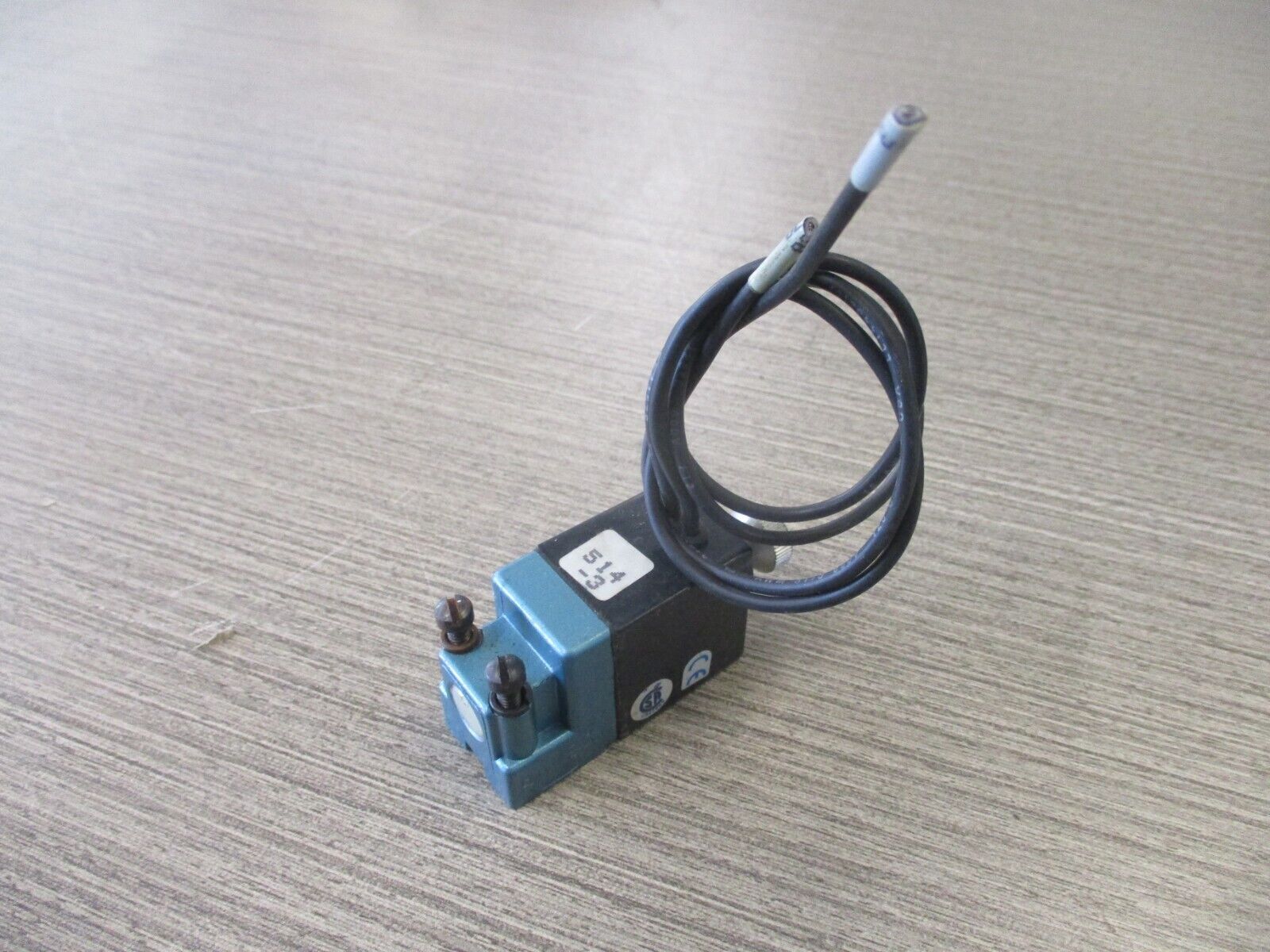 MAC Solenoid Valve 132B-114BAAA 110/120V 50/60HZ 6.8W Used.