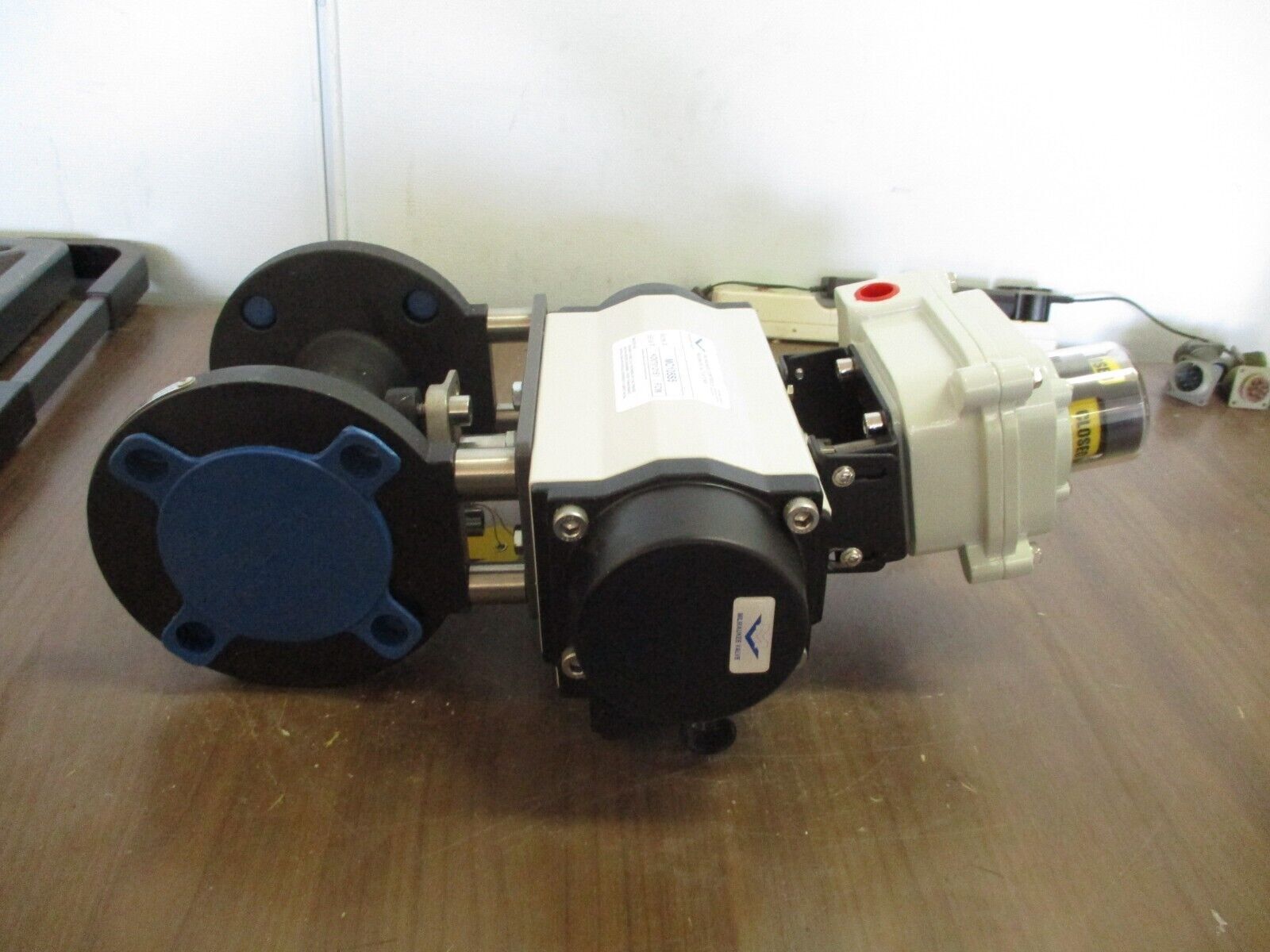 Milwaukee Controls Pneumatic Actuated Valve MC105S5 New Surplus