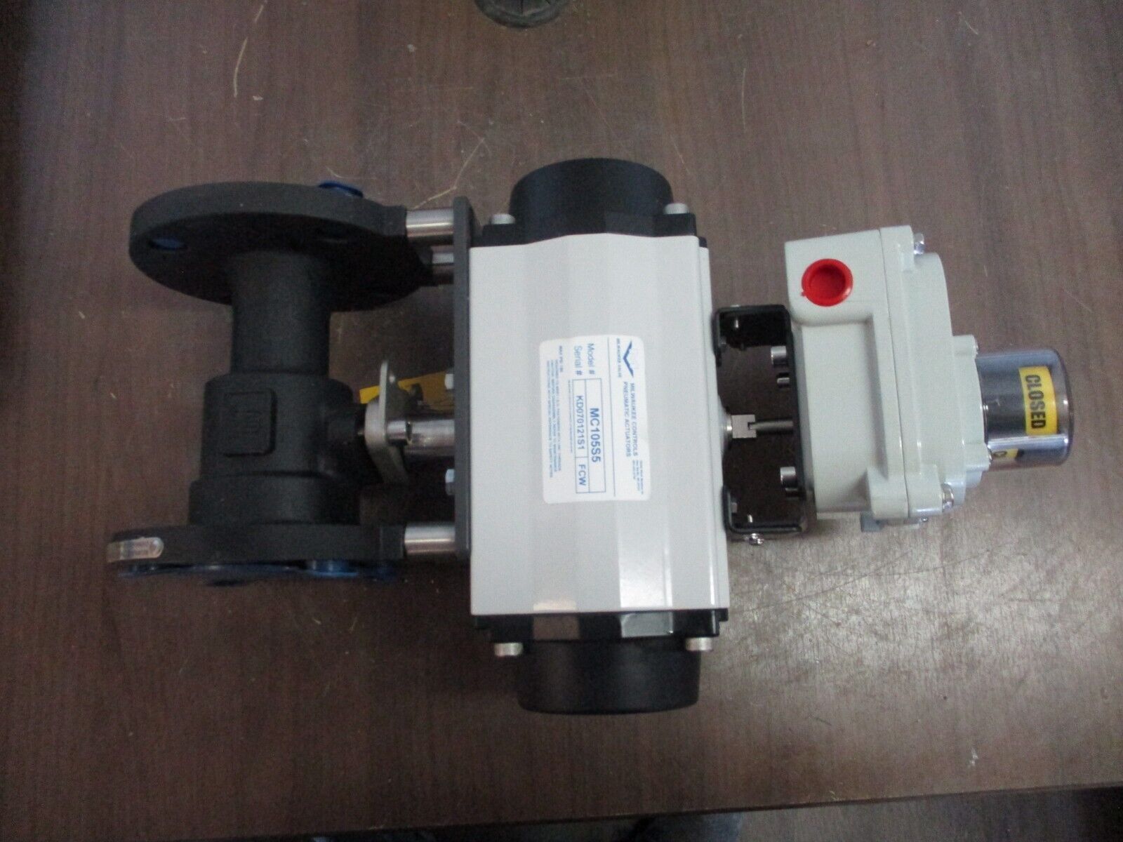 Milwaukee Controls Pneumatic Actuated Valve MC105S5 New Surplus