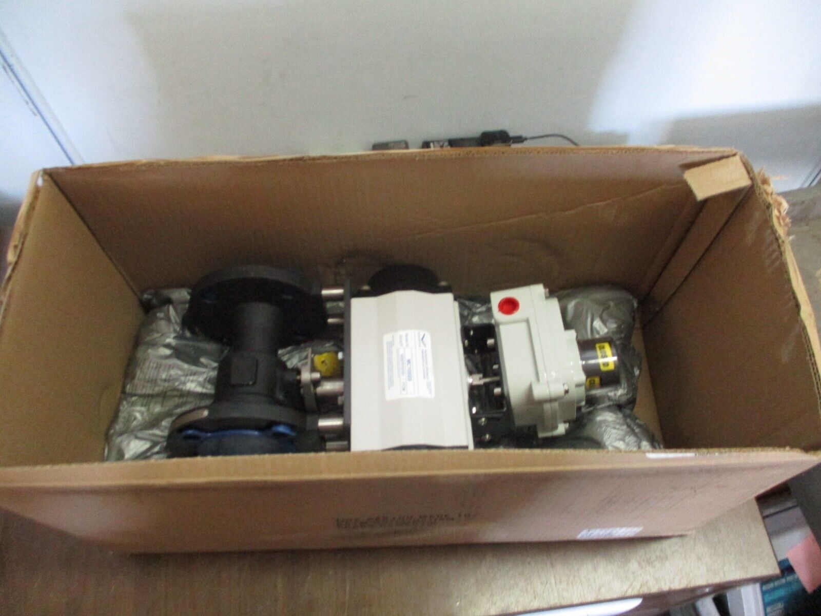 Milwaukee Controls Pneumatic Actuated Valve MC105S5 New Surplus