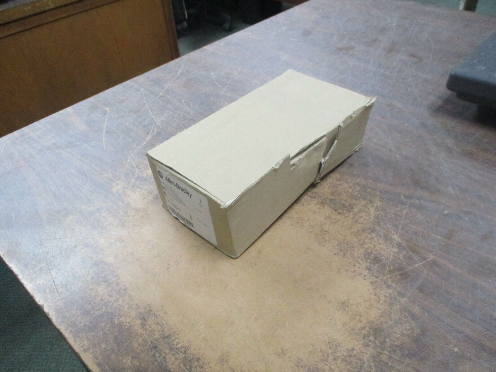 Allen-Bradley Supply Module 141A-VN370 Ser. B New Surplus