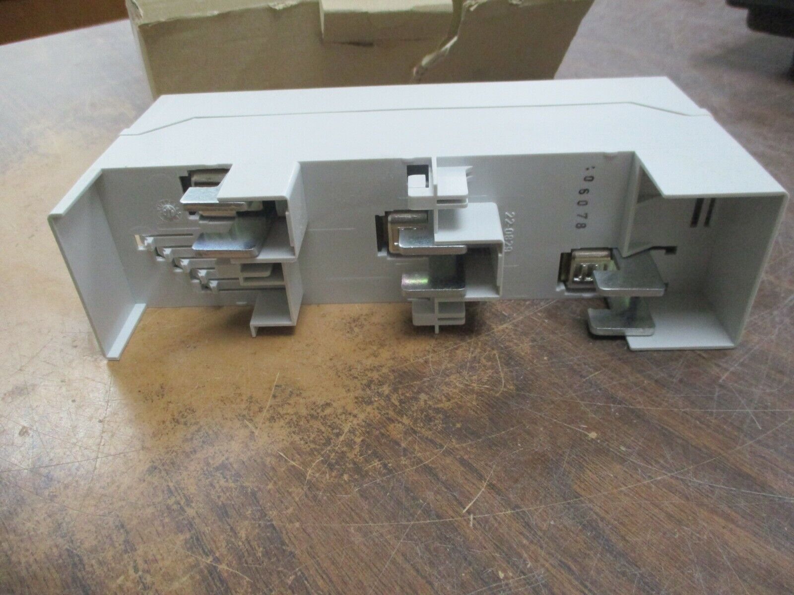Allen-Bradley Supply Module 141A-VN370 Ser. B New Surplus