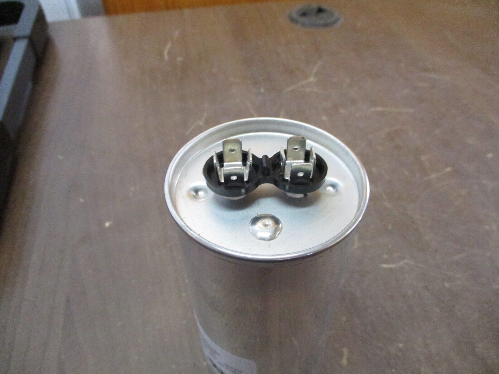 Aerovox Capacitor Z26S3770M58 70uF 370V 50/60Hz Used