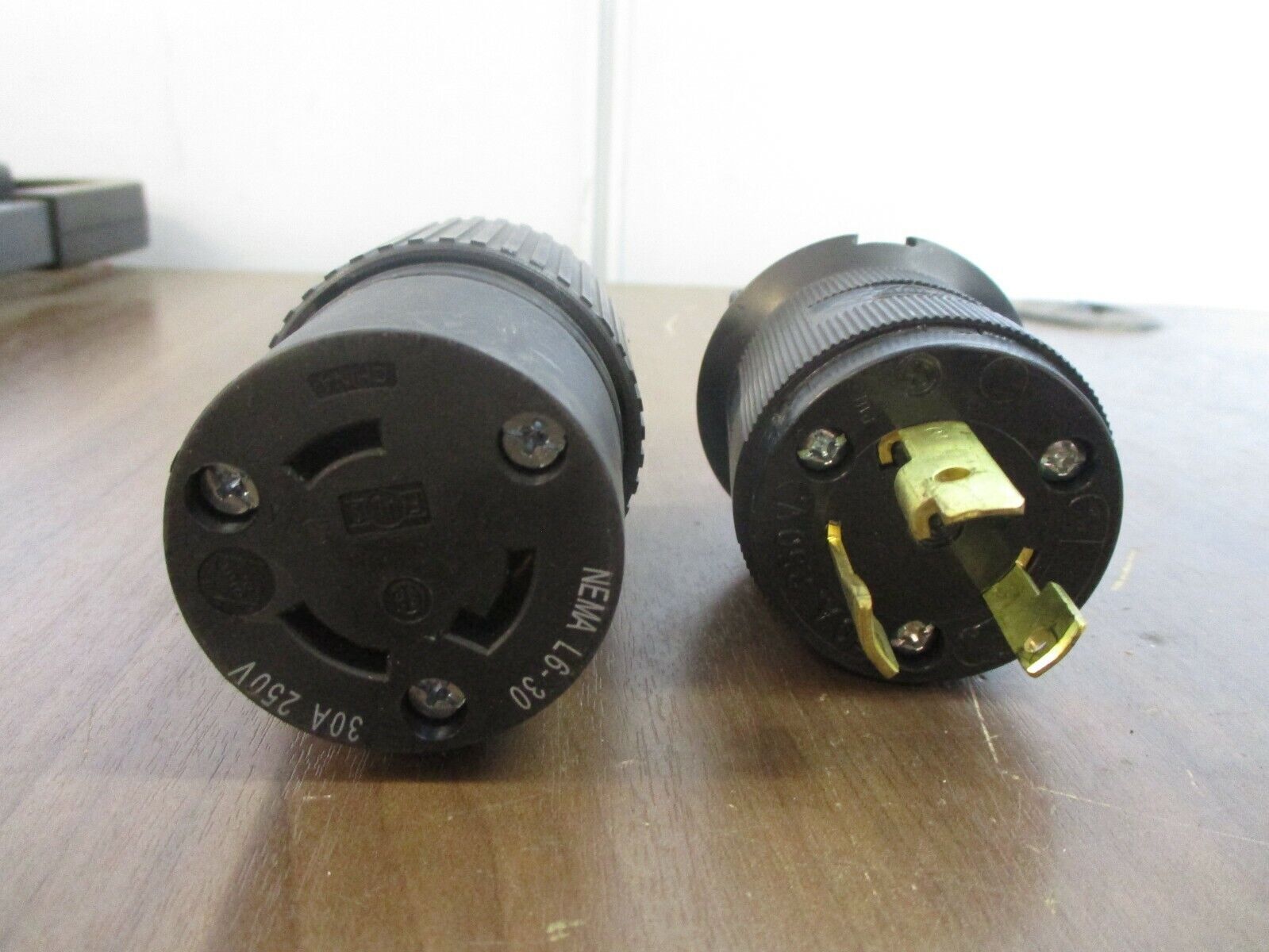 Hubbell Plug & Connector Set HBL2621EBK 30A 250V *Lot of 2* Used