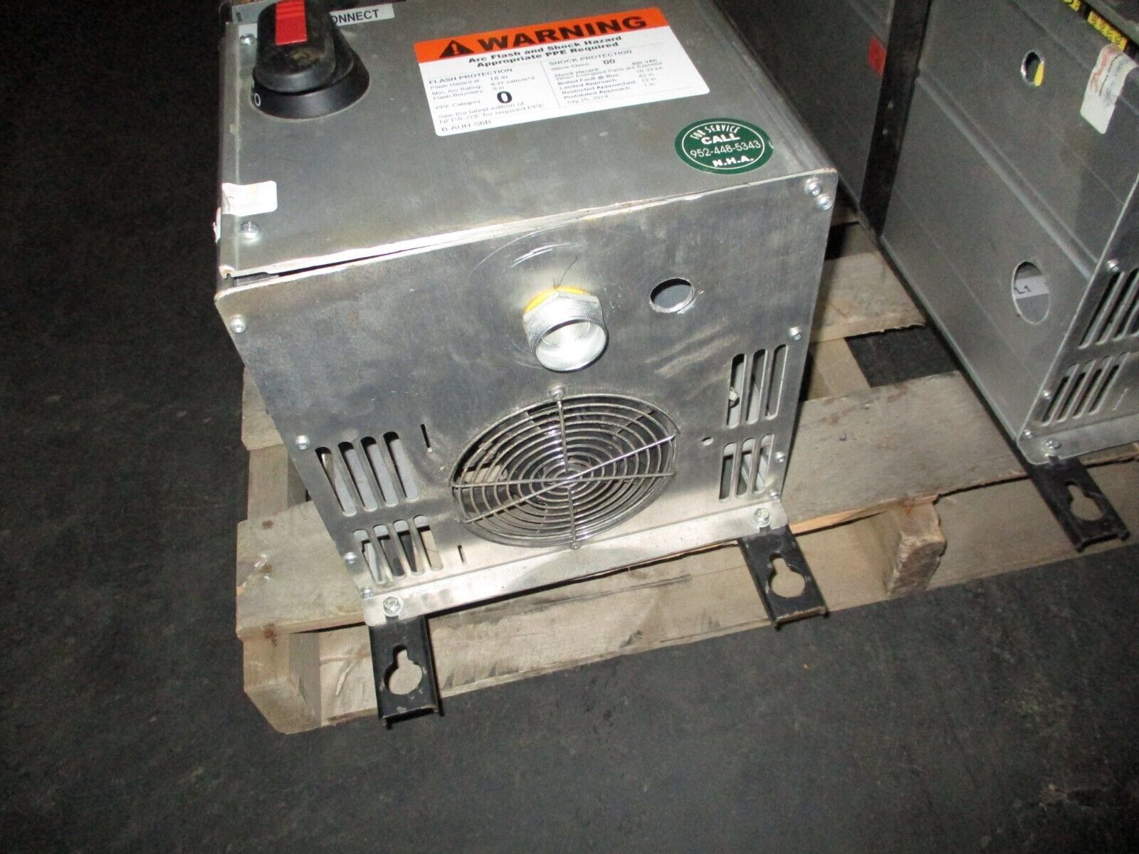 Danfoss VLT 6052 AC Drive w/ Disconnect 175Z7370 50HP 3Ph w/ Keypad Used