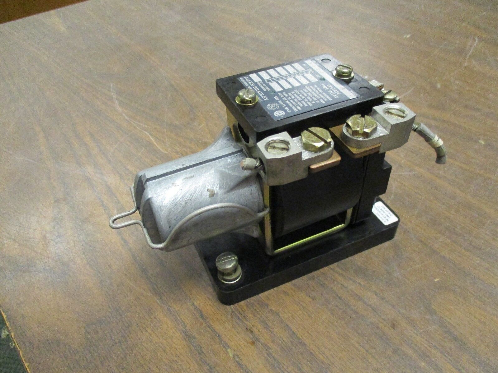 Allen-Bradley Inverse Time Relay 810-AO6B 600V Max 12A Continuous Used