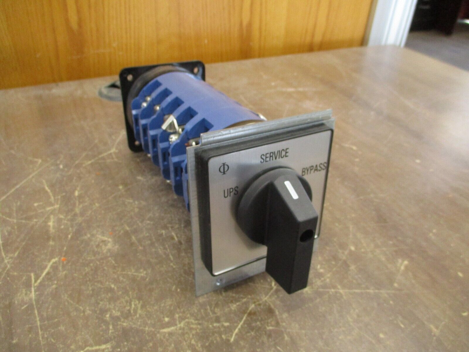 Kraus & Naimer C80 UPS Service Bypass Rotary Switch USM663 100A 600V Used