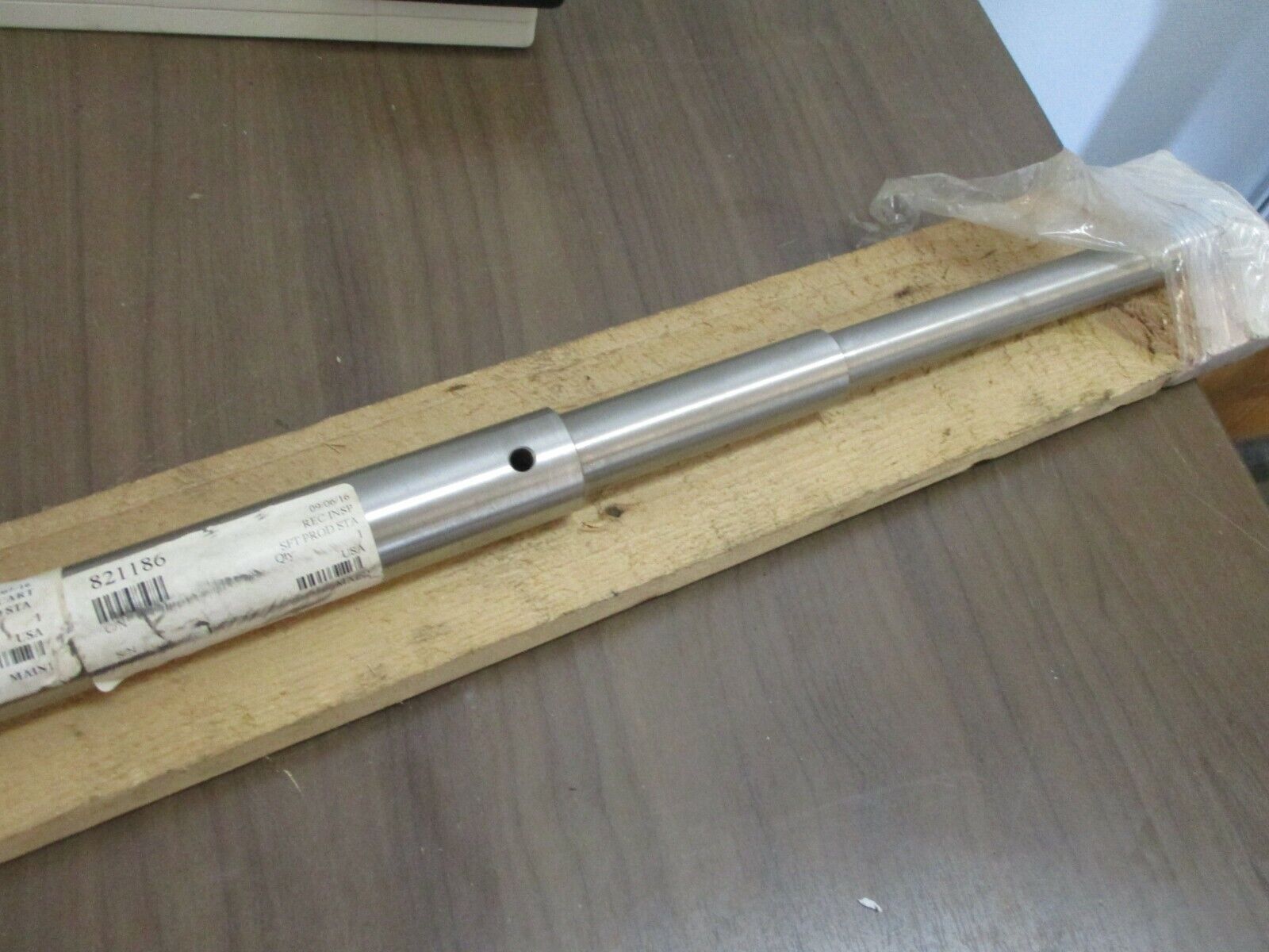 Misc. Brand Shaft 821186 Length: 40" Diameter: 1-1/4" to 7/8" New Surplus