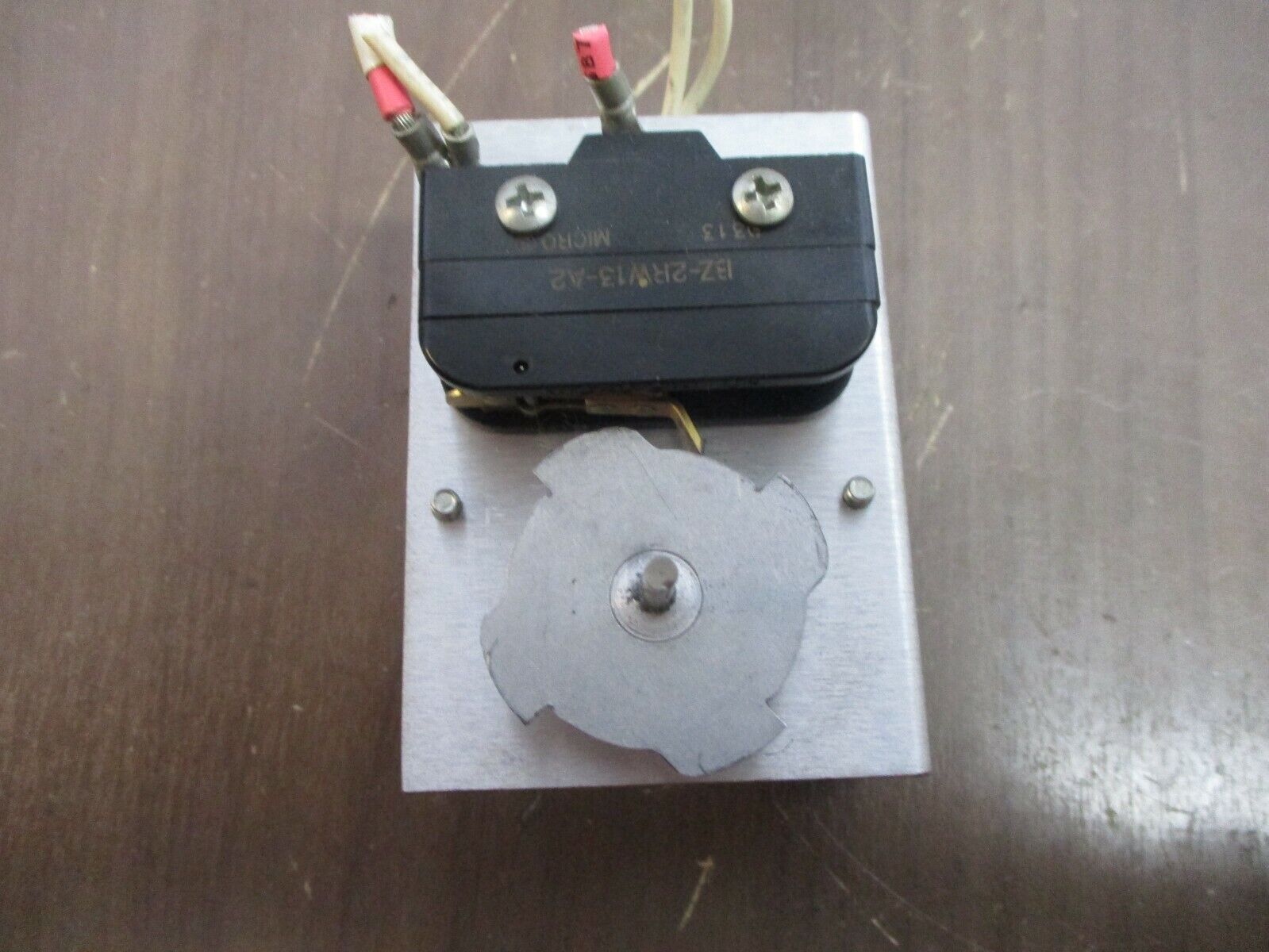 Synchron Flasher 304A9922P1 Used