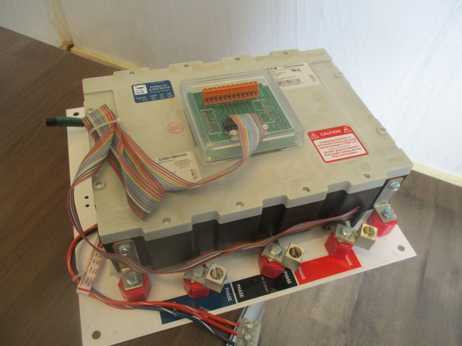 Eaton Surge Suppressor / EMI Filter CPS400480DSZ 480V 30A 50/60HZ 3P Used