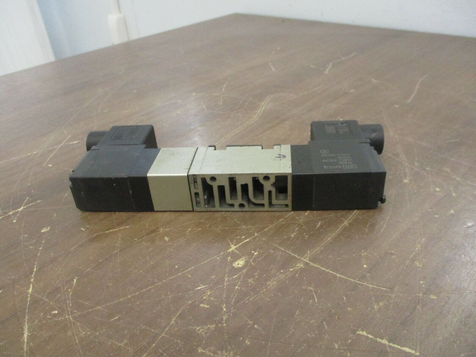 SMC Pilot Solenoid Valve NVFR 2310 0.2-0.9MPa Closed Center 3-Position Used
