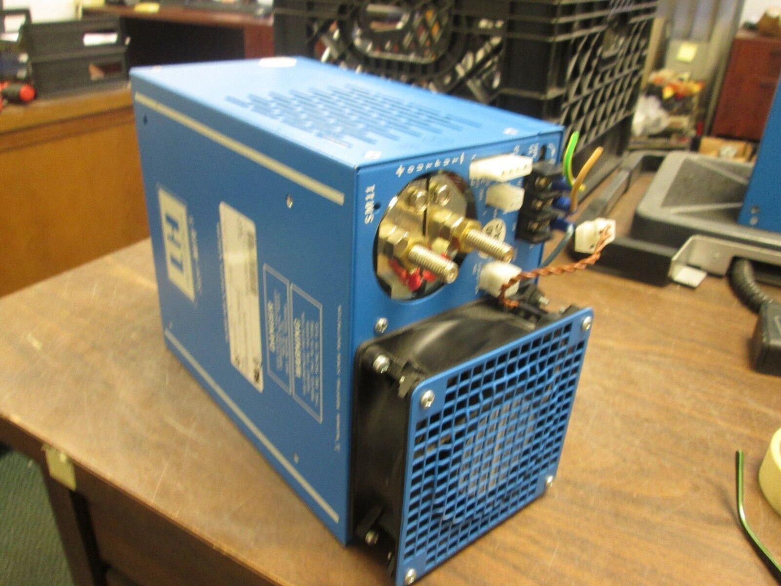 LH Research Super-Mite SM11-5/230A Input:2000VA 230A 50-60Hz Output:24V@42A Used
