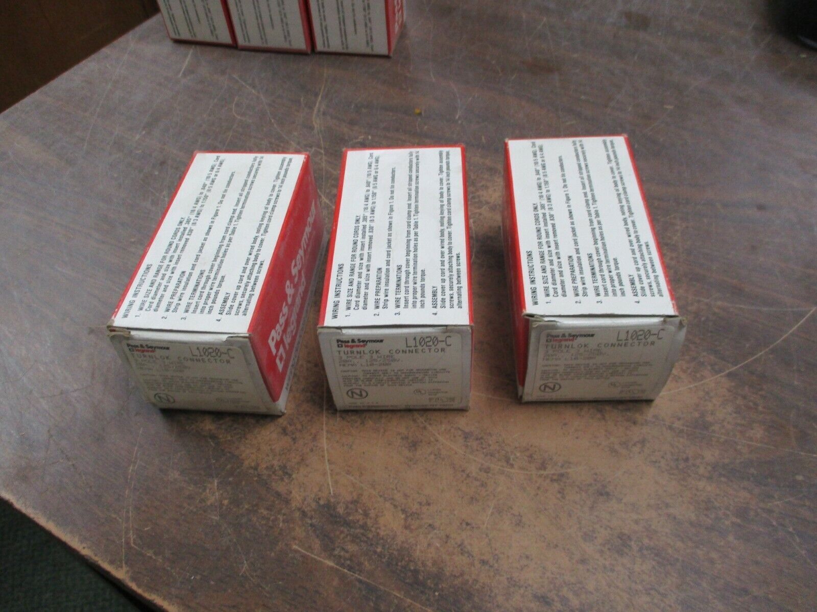 Pass & Seymour Turnlok Connector L1020-C 20A 125/250V 3P 3W New Surplus