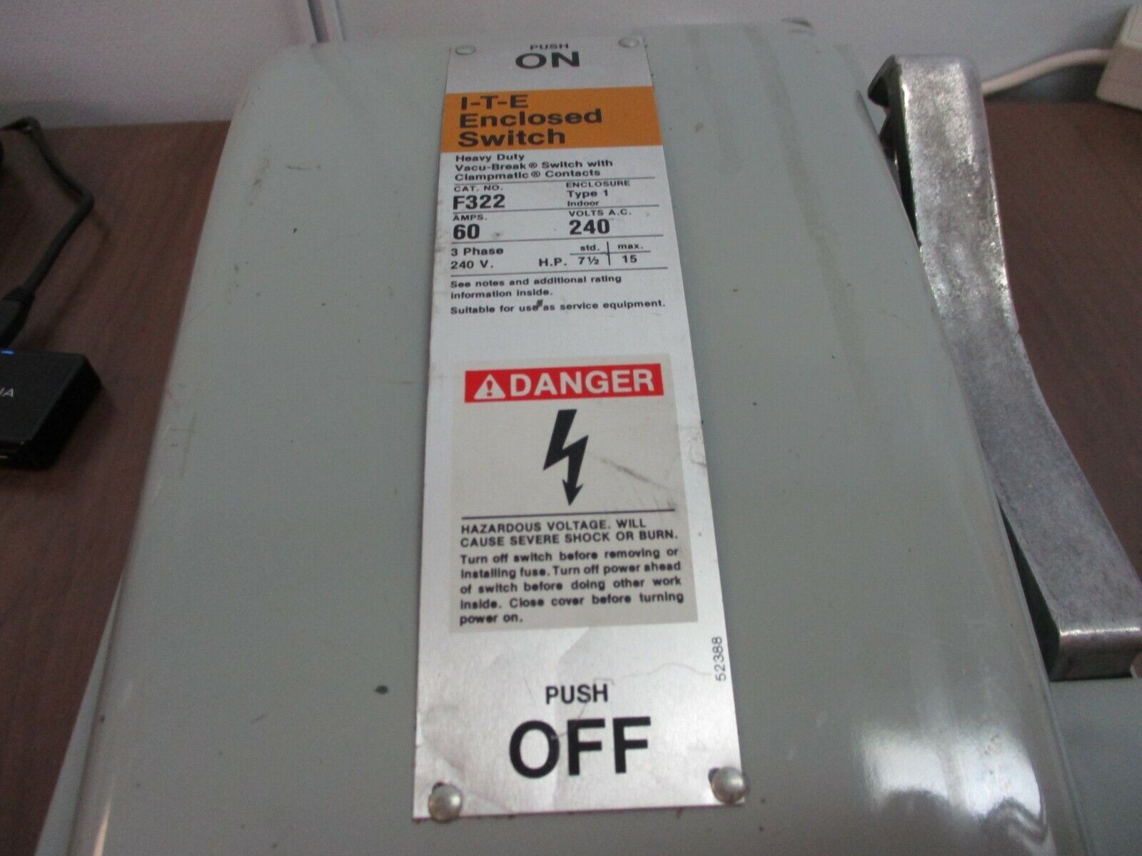 ITE Fusible Safety Switch/Disconnect F322 60A 240V w/Control Transformer Used