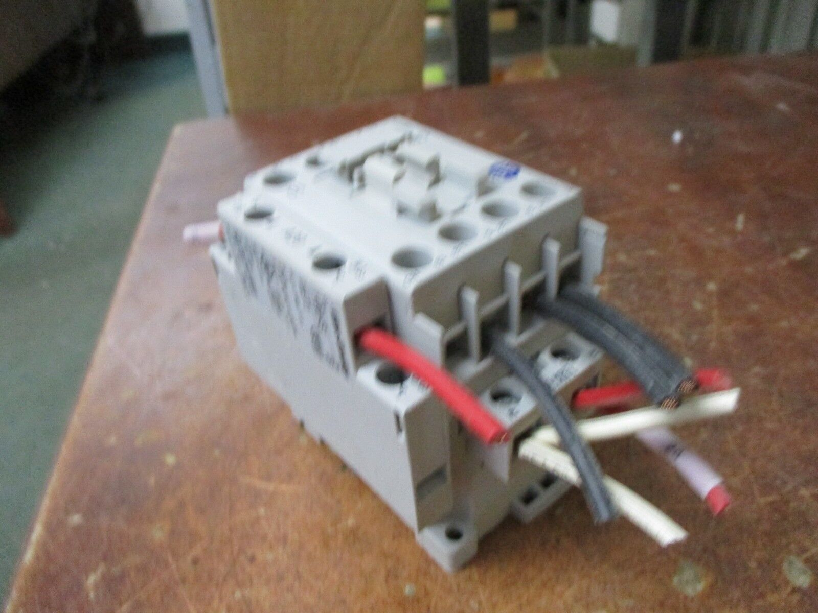 Allen-Bradley Contactor 100-C09*10 25A 120V Coil w/ Aux Contact Used