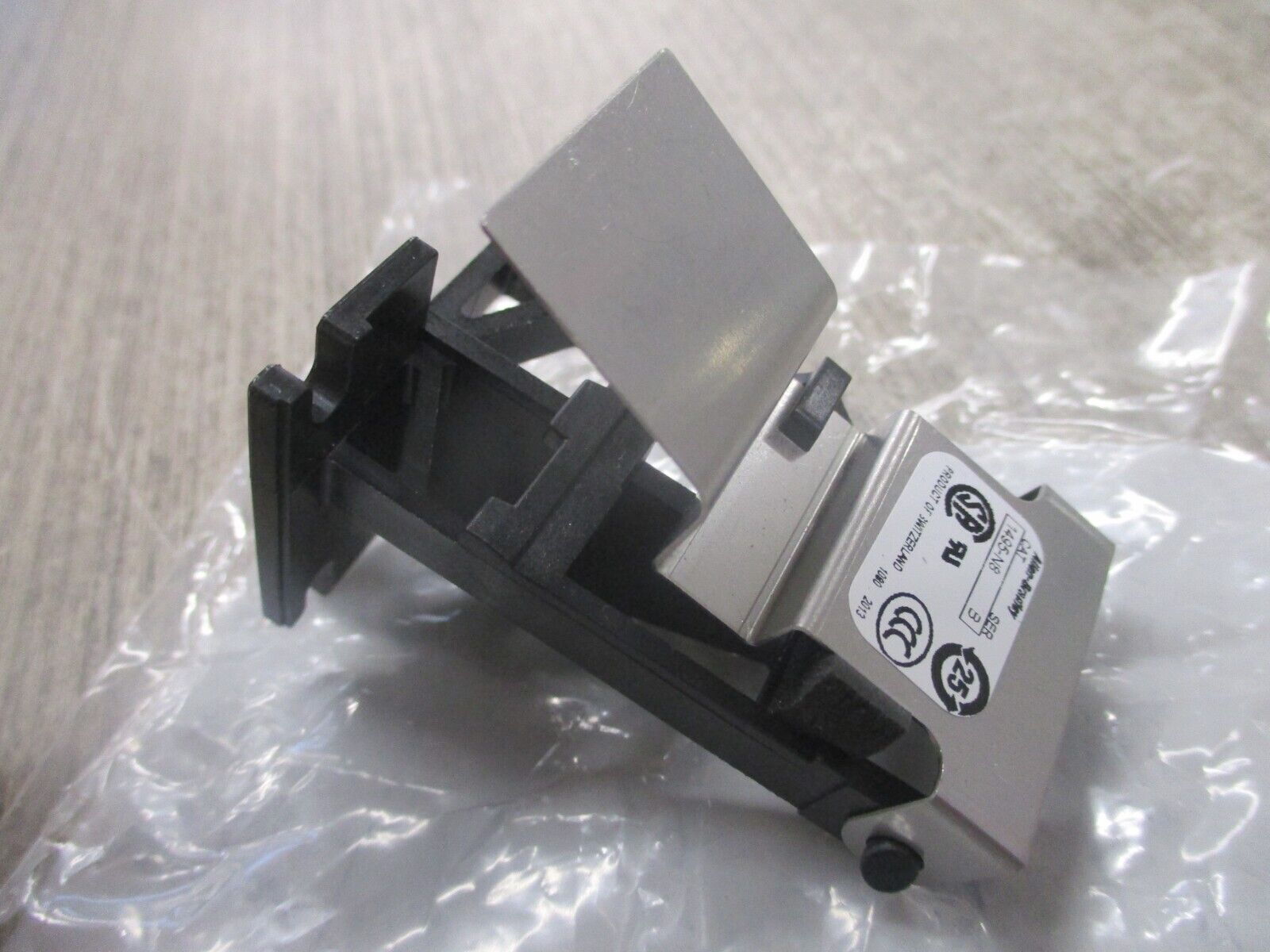 Allen-Bradley Aux. Contact 1495-N8 Ser. B 1 N.O. New Surplus