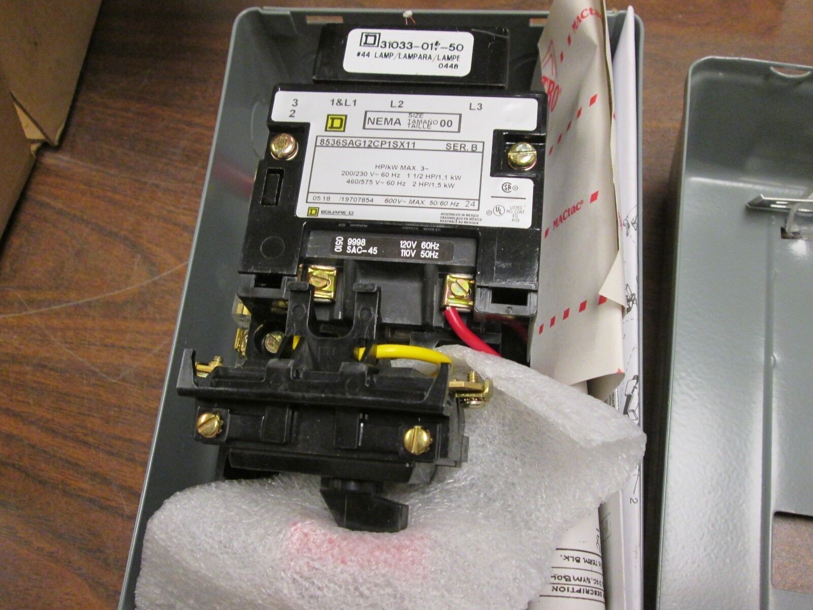 Square D Enclosed Starter 8536SB62V02BCP1SX11 Size 00 120V Coil Nema 1 Enclosure