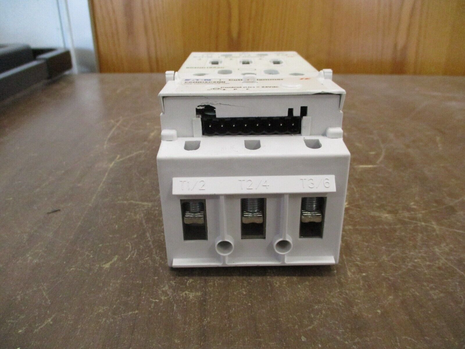 Eaton Contactor E04ND10X3N 24VDC Coil 130A 600V *Broken Cover* Used