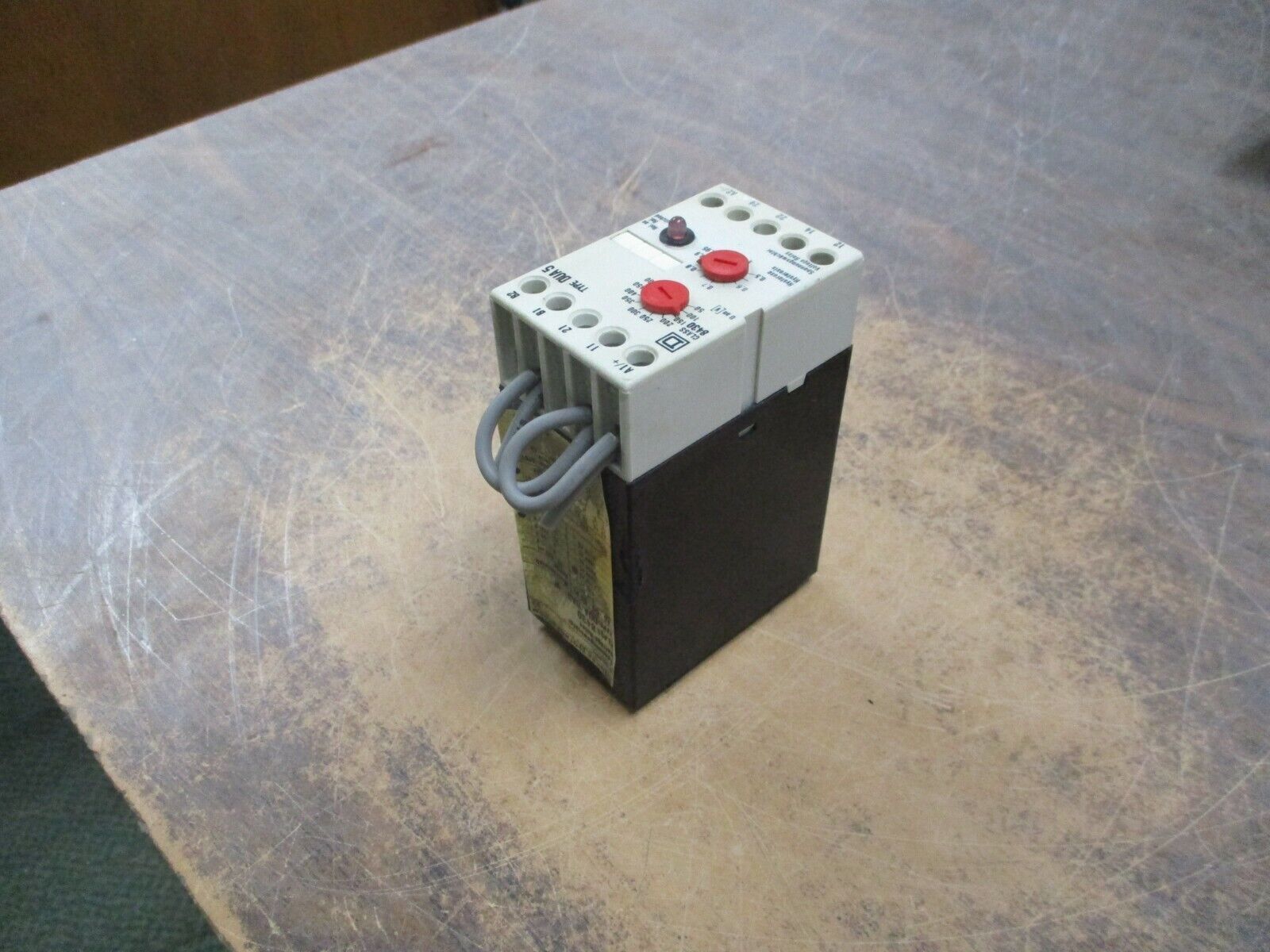 Square D Type DUA 5 Voltage Relay 8430 DUA /DAU/ -W 50-500V Used