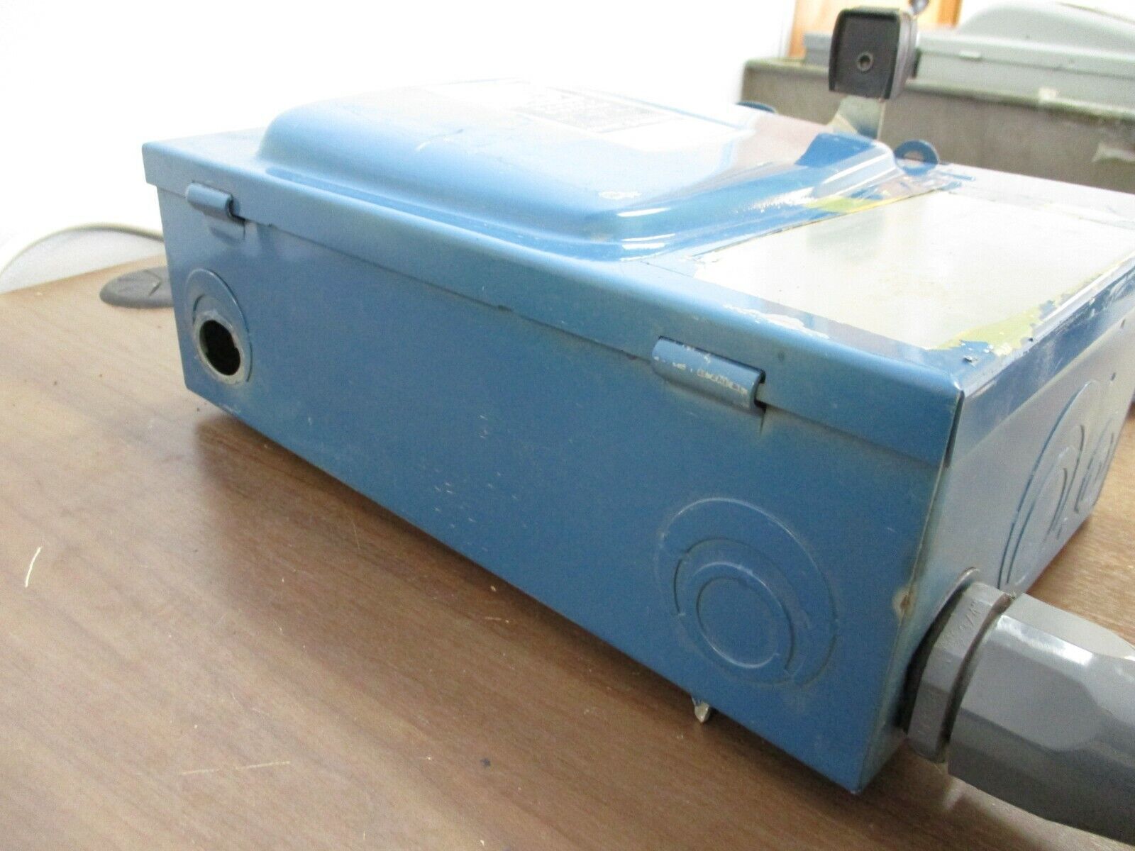 Square D Fusible Safety Switch D-222-N 60A 240V Used