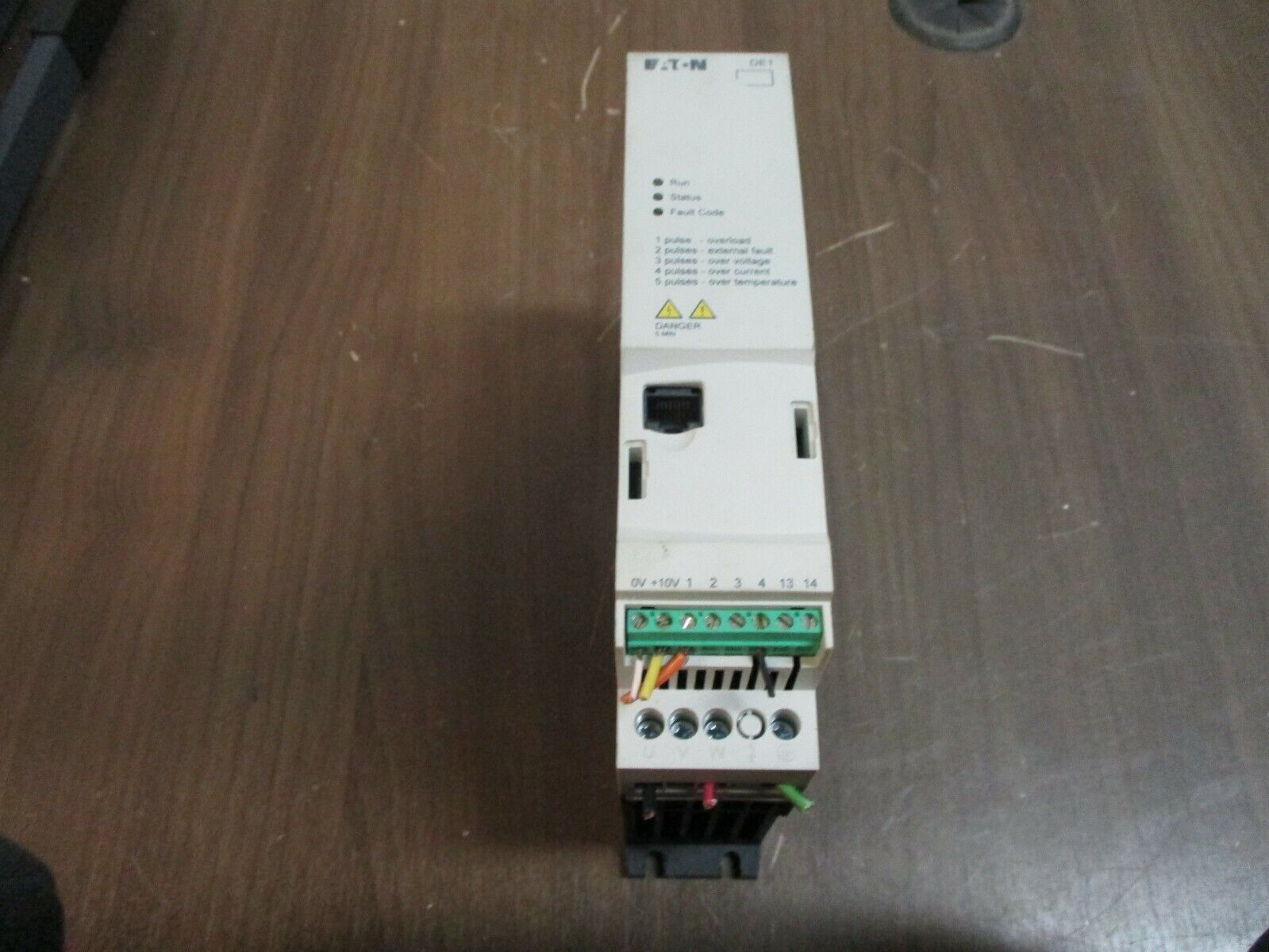 Eaton PowerXL AC Drive DE1-342D1NN-N20N 1HP 3Ph Used