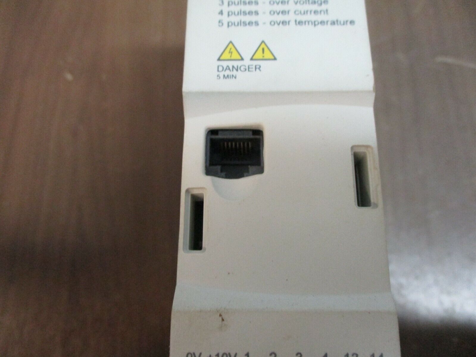 Eaton PowerXL AC Drive DE1-342D1NN-N20N 1HP 3Ph Used