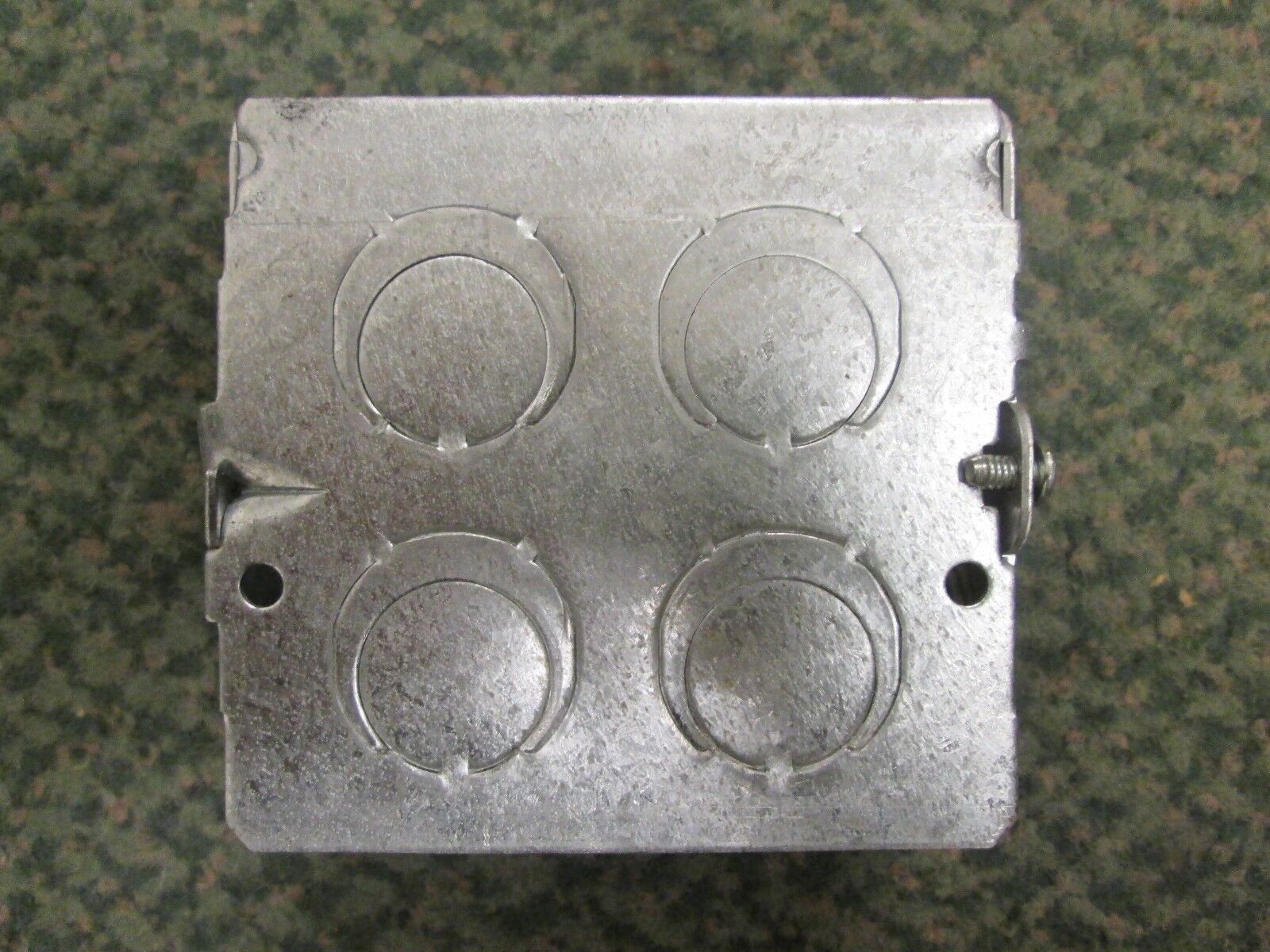 Thomas & Betts Outlet Box GW135G Box of 19 1 gang 3-1/2" deep 1/2" & 3/4" KOs